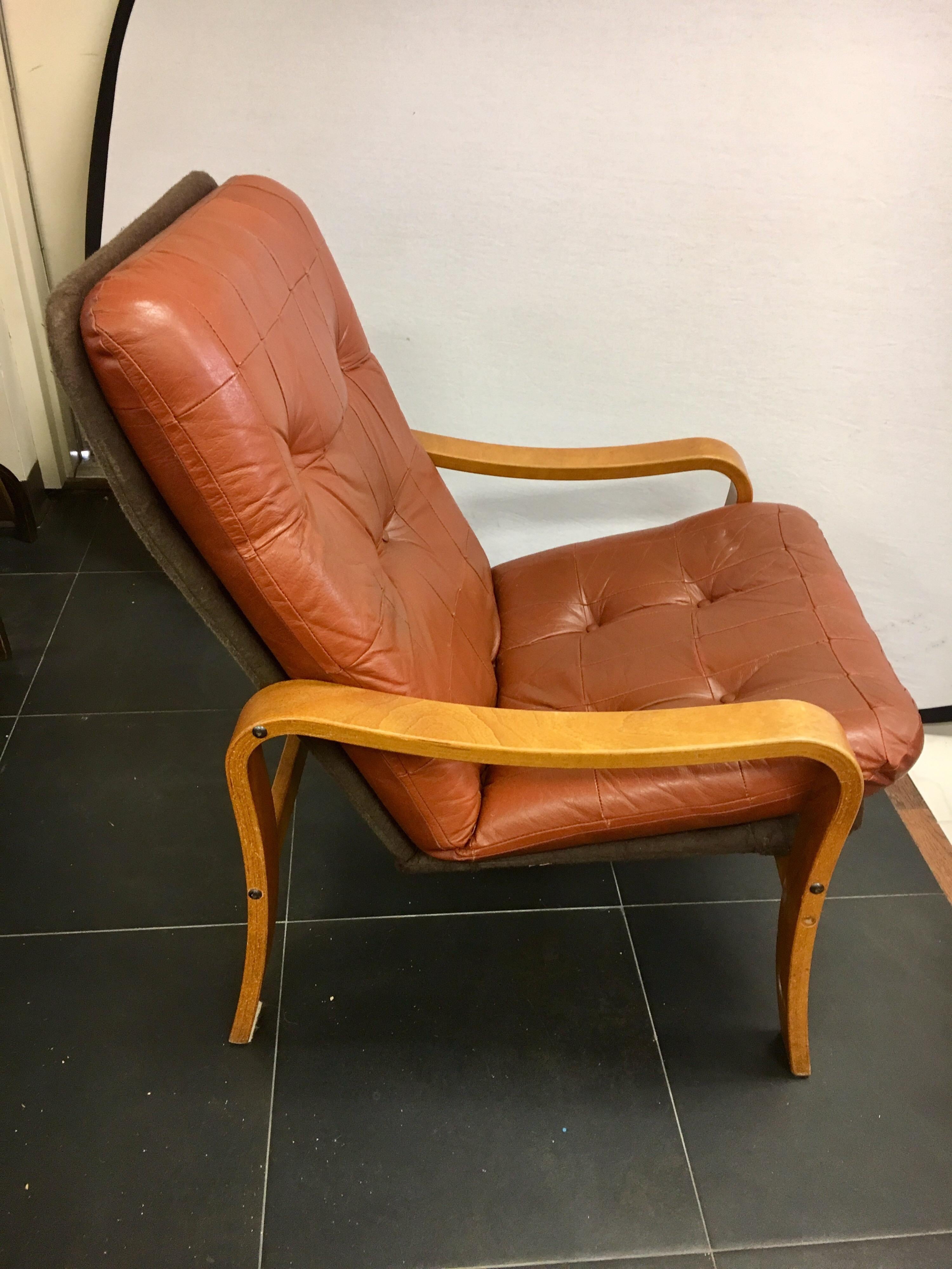 Danish Modern Teak and Tufted Leather Lounge Chair In Good Condition In West Hartford, CT