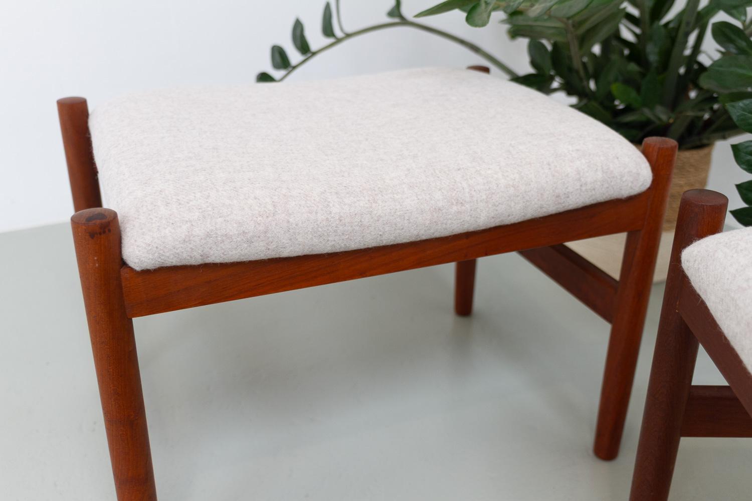 Pouf moderni danesi in teak e lana di Hugo Frandsen, anni '60, set di 2 in vendita 9