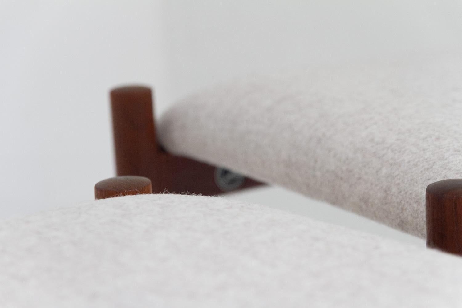 Pouf moderni danesi in teak e lana di Hugo Frandsen, anni '60, set di 2 in vendita 13