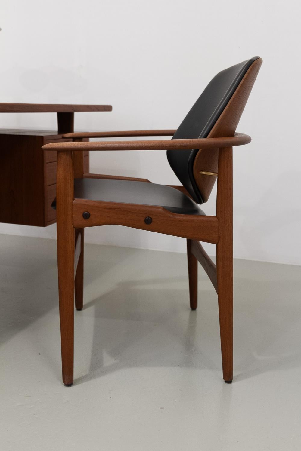Sillón moderno danés de teca de Arne Hovmand-Olsen, década de 1960. en venta 8