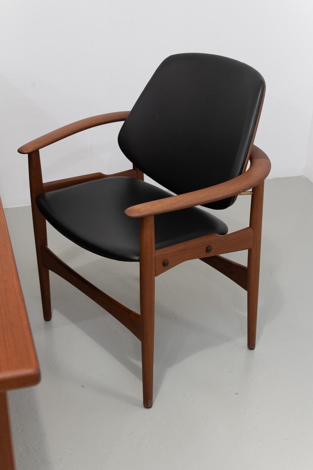 Sillón moderno danés de teca de Arne Hovmand-Olsen, década de 1960. en venta 11