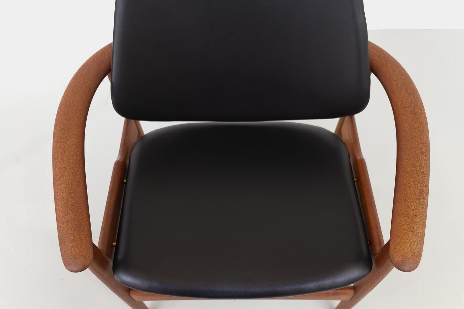 Sillón moderno danés de teca de Arne Hovmand-Olsen, década de 1960. en venta 1