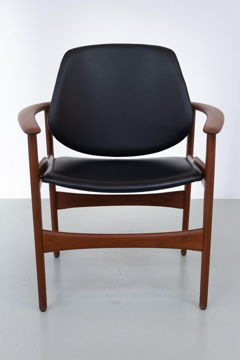 Sillón moderno danés de teca de Arne Hovmand-Olsen, década de 1960. en venta 3