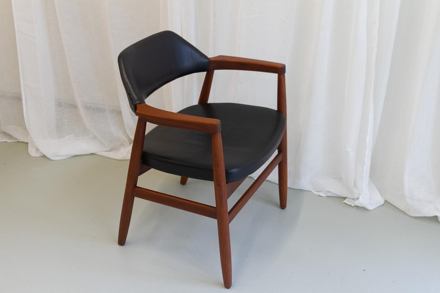 Poltrona moderna danese in teak di Tove & Edvard Kindt-Larsen, 1950. in vendita 8