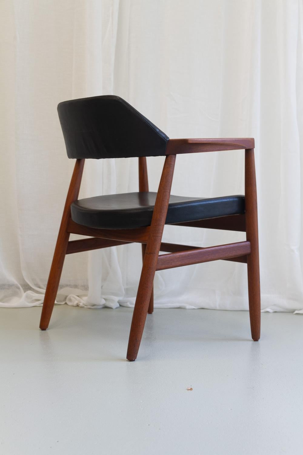 Poltrona moderna danese in teak di Tove & Edvard Kindt-Larsen, 1950. in vendita 9