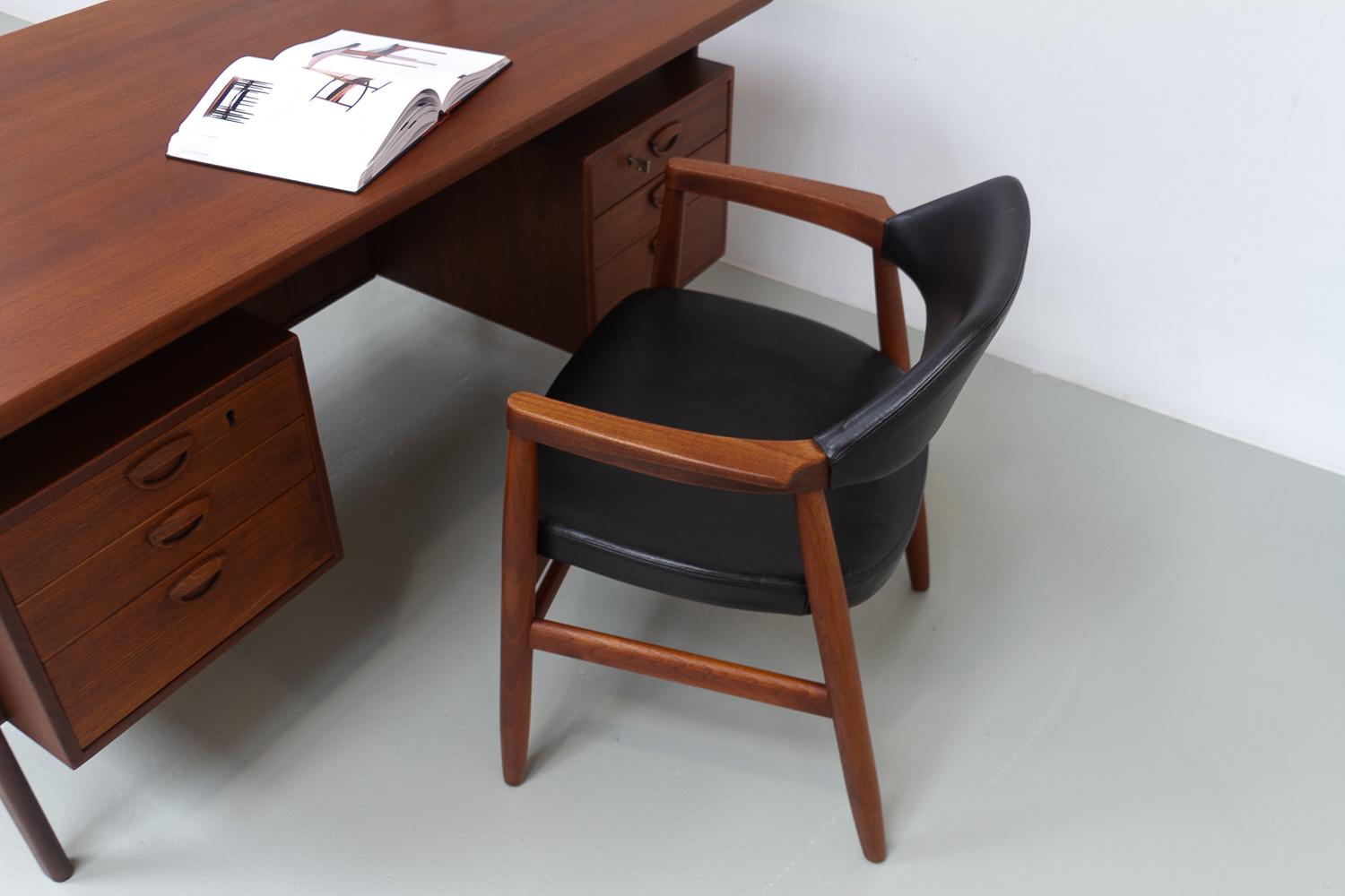 Poltrona moderna danese in teak di Tove & Edvard Kindt-Larsen, 1950. in vendita 11