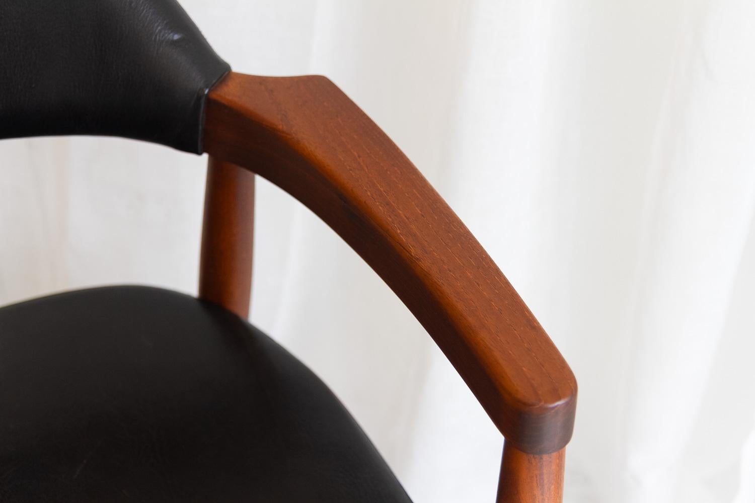 Poltrona moderna danese in teak di Tove & Edvard Kindt-Larsen, 1950. In condizioni buone in vendita a Asaa, DK