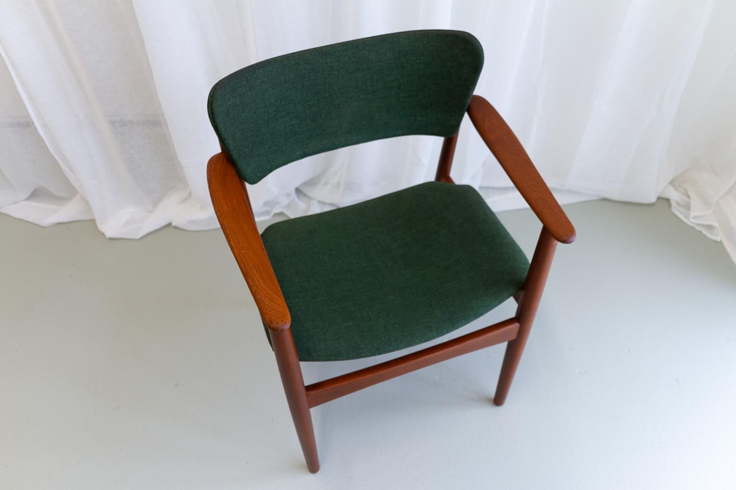 Danish Modern Teak Armchair with Green Wool, 1960s. For Sale 8