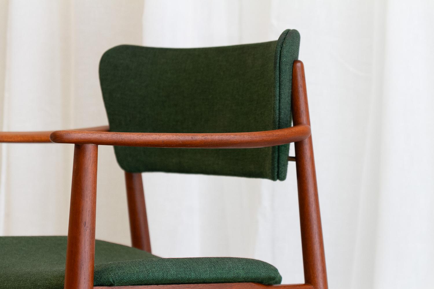 Danish Modern Teak Armchair with Green Wool, 1960s. For Sale 1