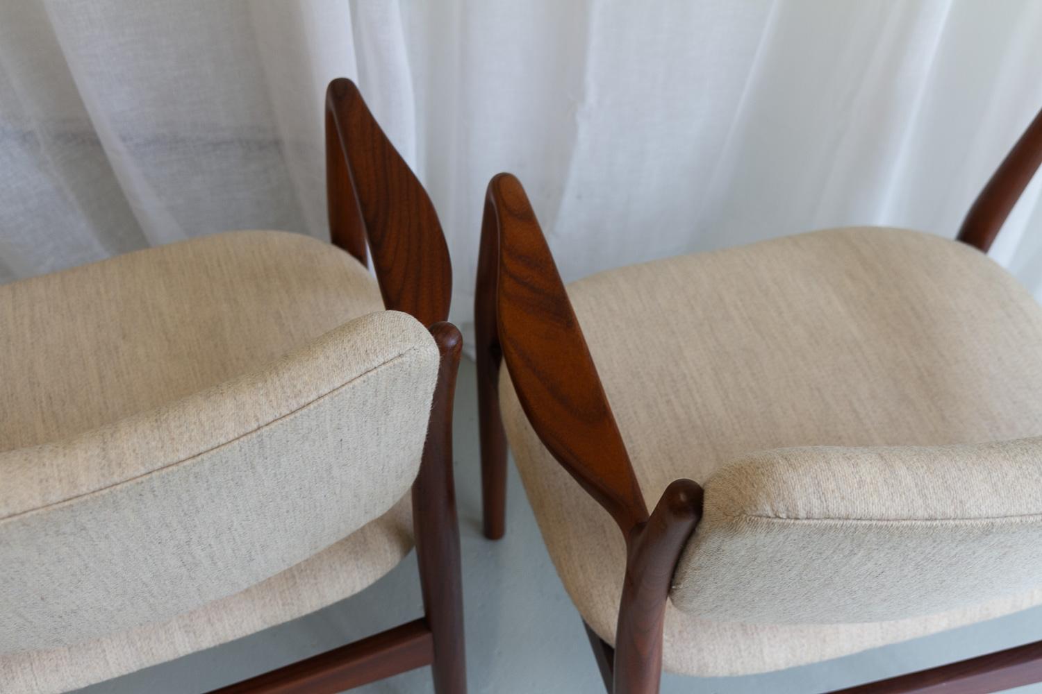 Poltrone moderne danesi in teak, anni '50. Set di 2. in vendita 3