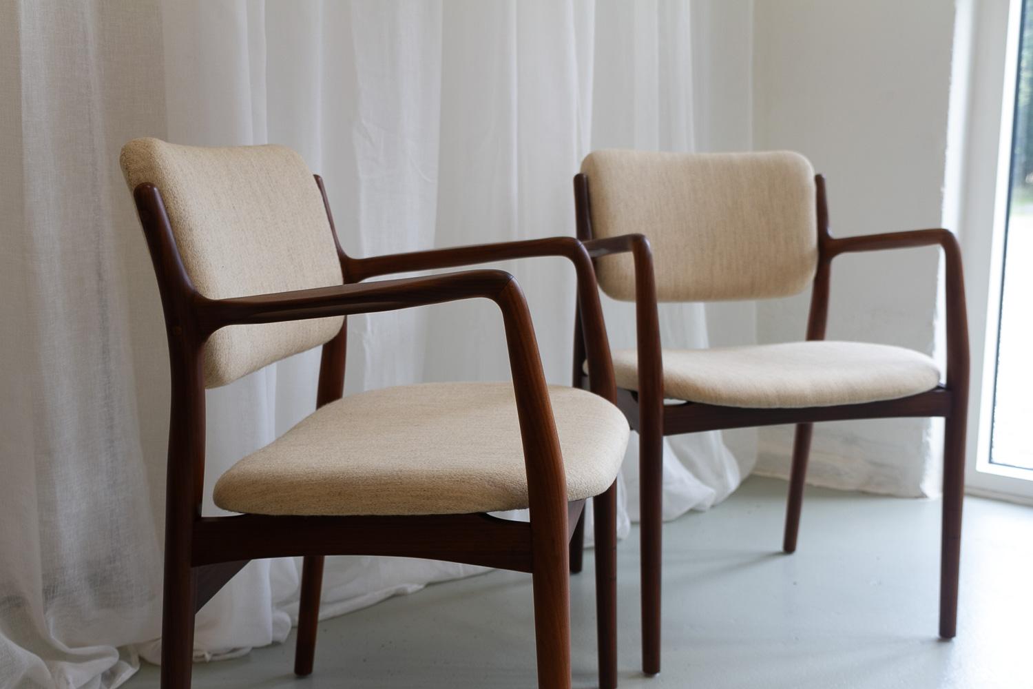 Poltrone moderne danesi in teak, anni '50. Set di 2. in vendita 10