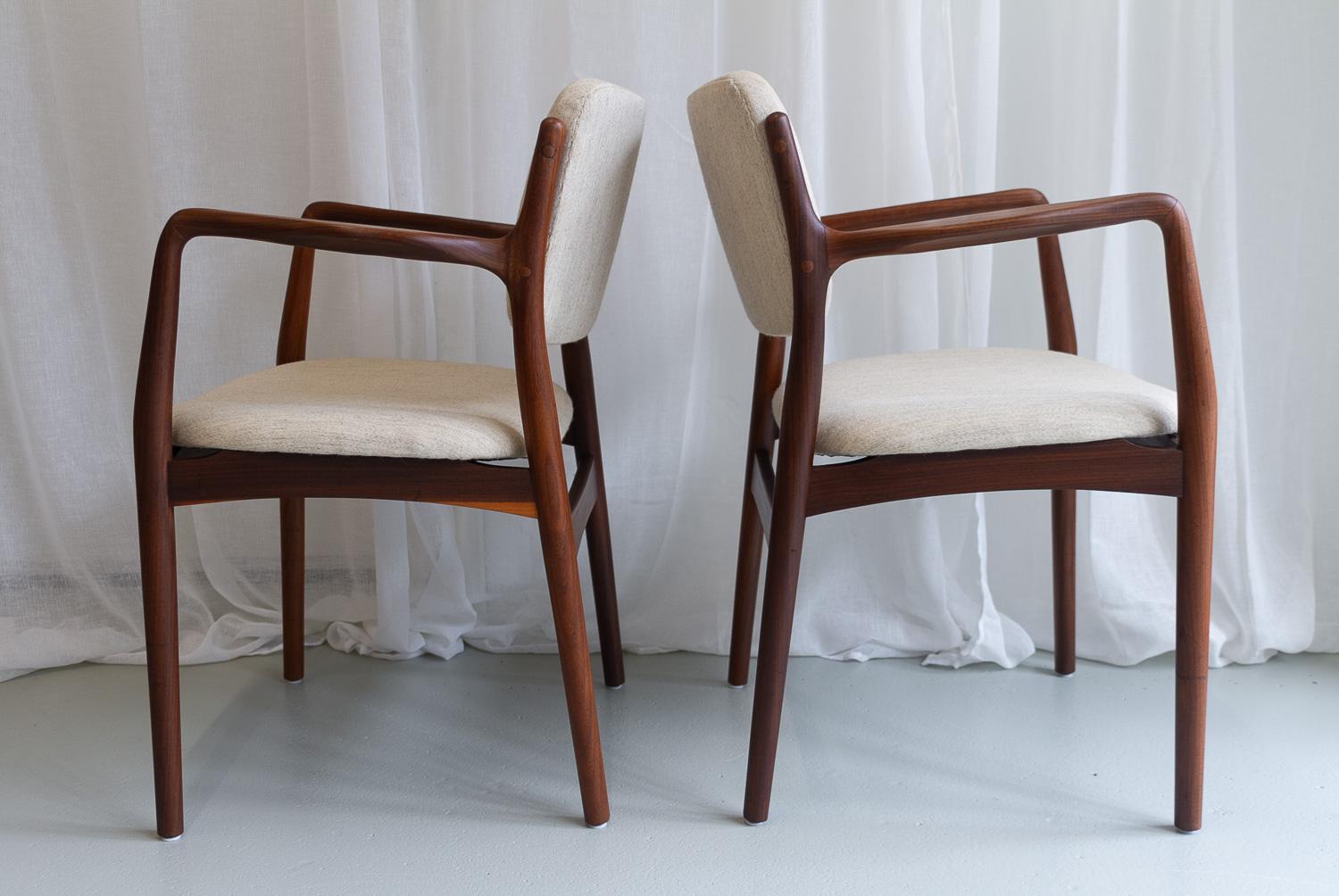 Poltrone moderne danesi in teak, anni '50. Set di 2. in vendita 13