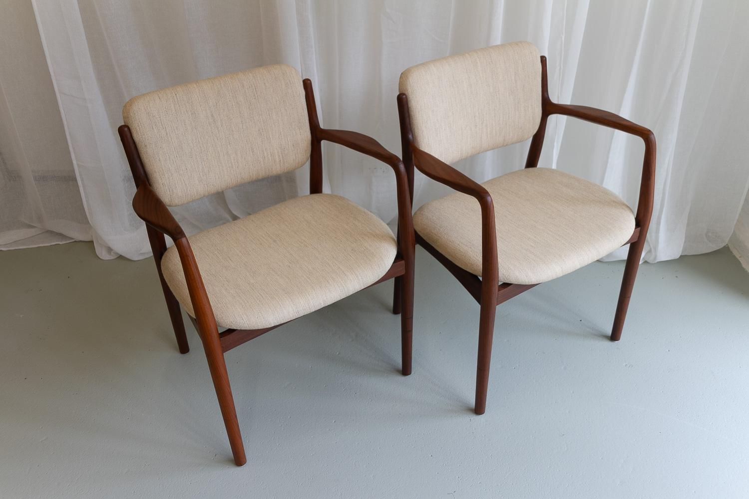 Scandinavo moderno Poltrone moderne danesi in teak, anni '50. Set di 2. in vendita