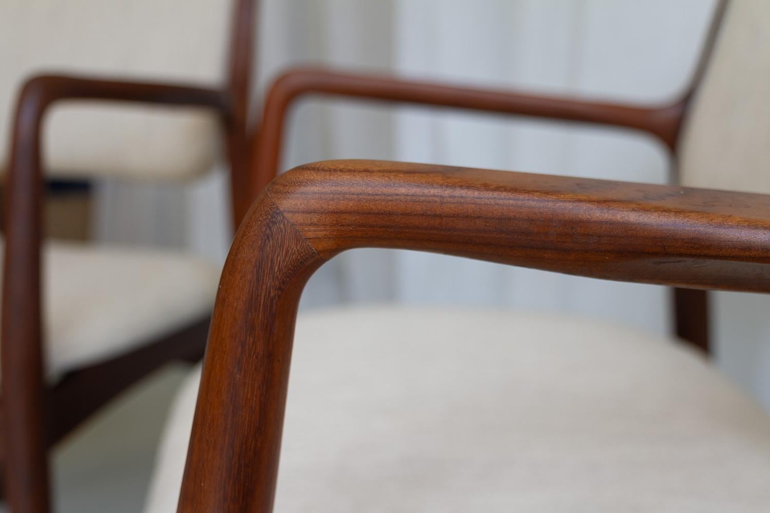 Metà XX secolo Poltrone moderne danesi in teak, anni '50. Set di 2. in vendita