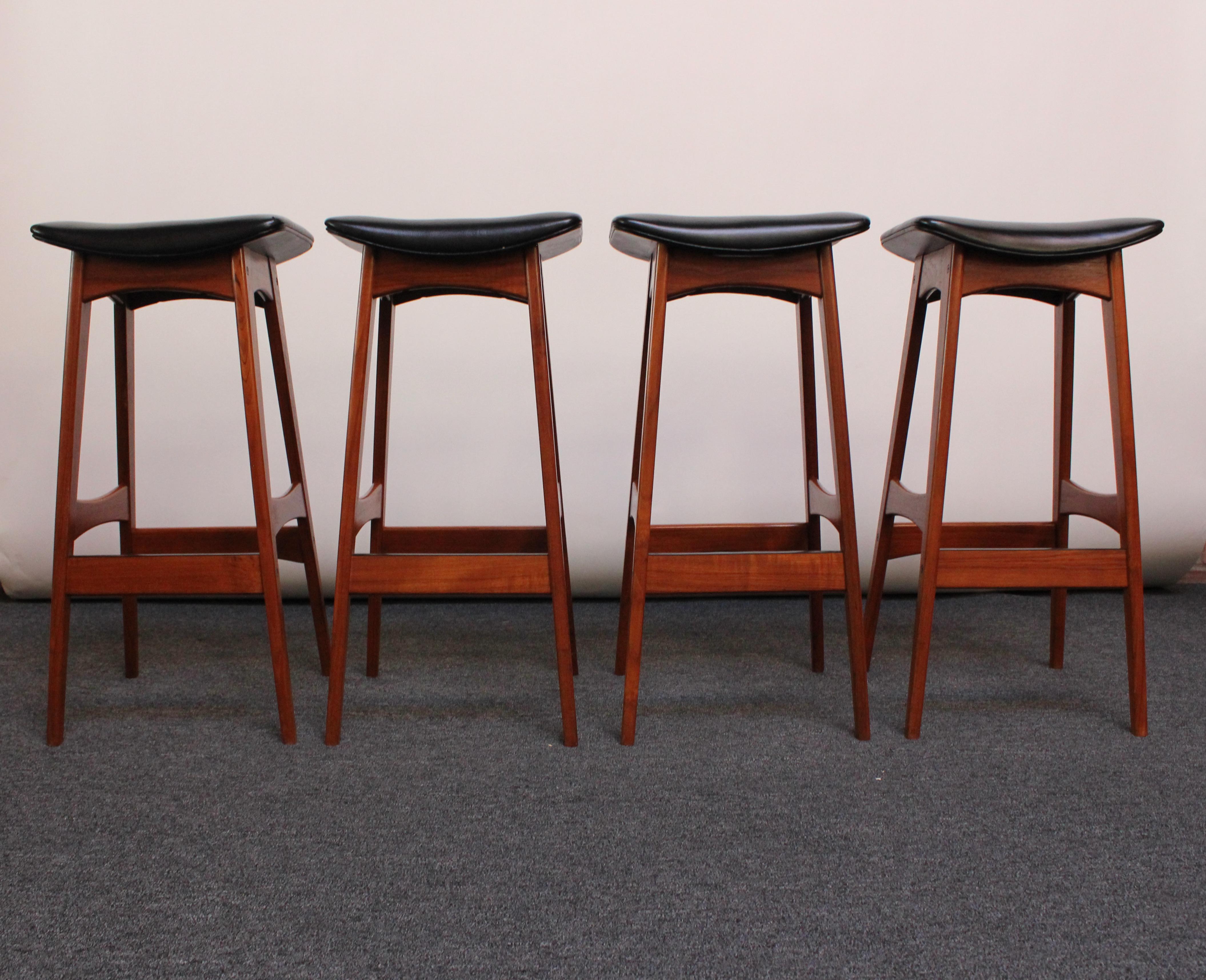 Danish Modern Teak Bar Cabinet and Four Leather Stools by Johannes Andersen 5