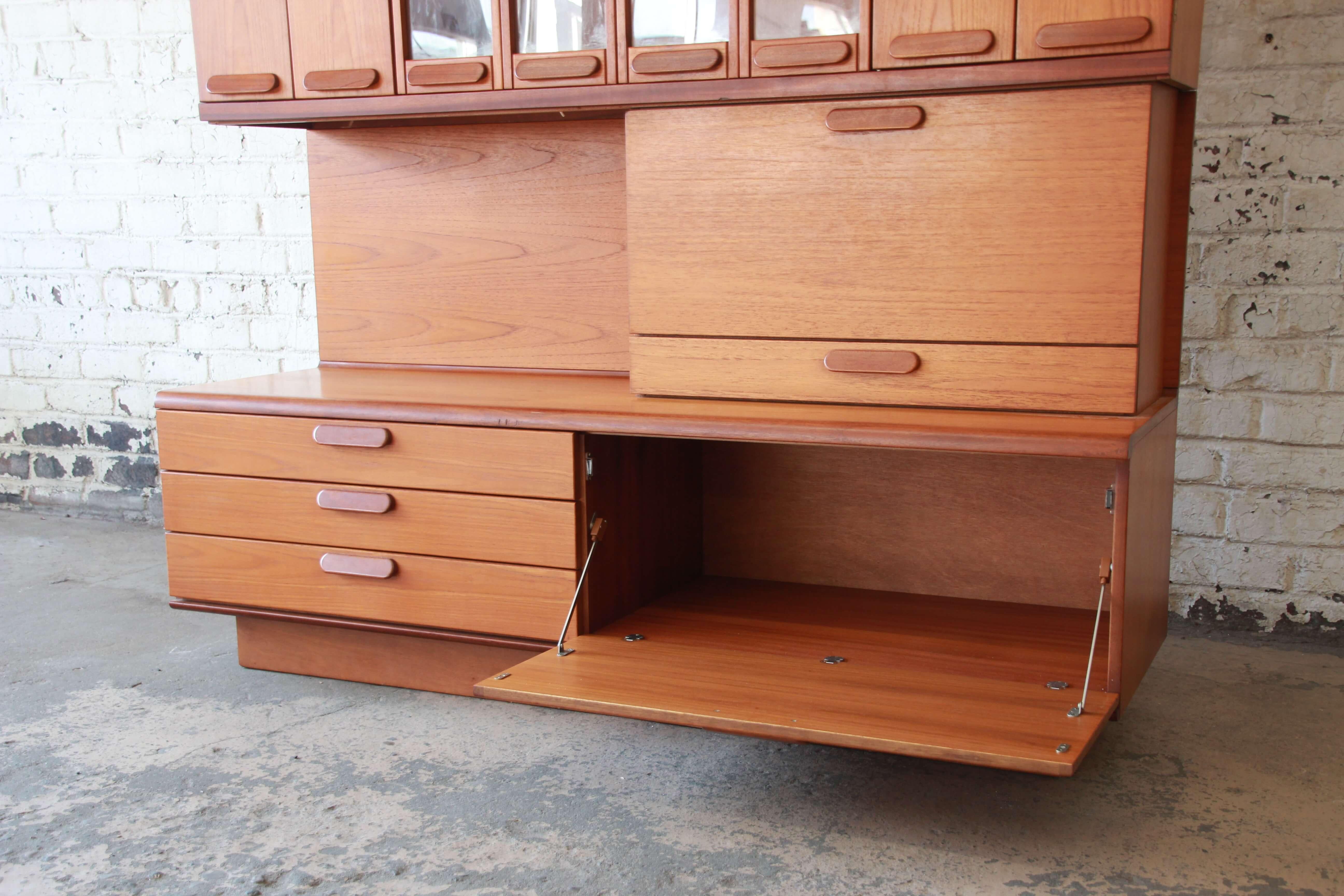 Danish Modern Teak Bar Cabinet Wall Unit In Good Condition In South Bend, IN
