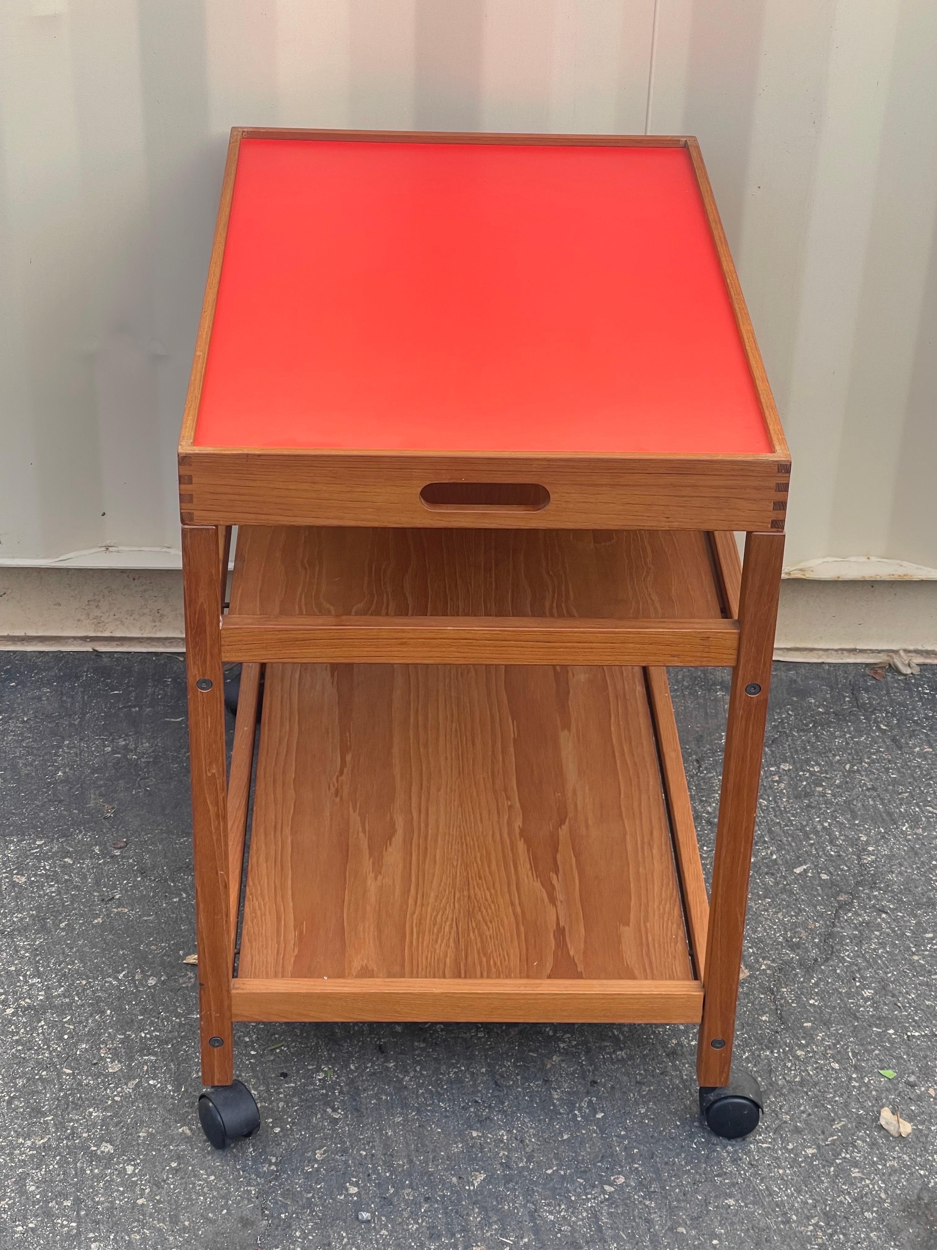 Laminate Danish Modern Teak Bar Cart / Serving Trolley with Reversible and Removable Tray For Sale