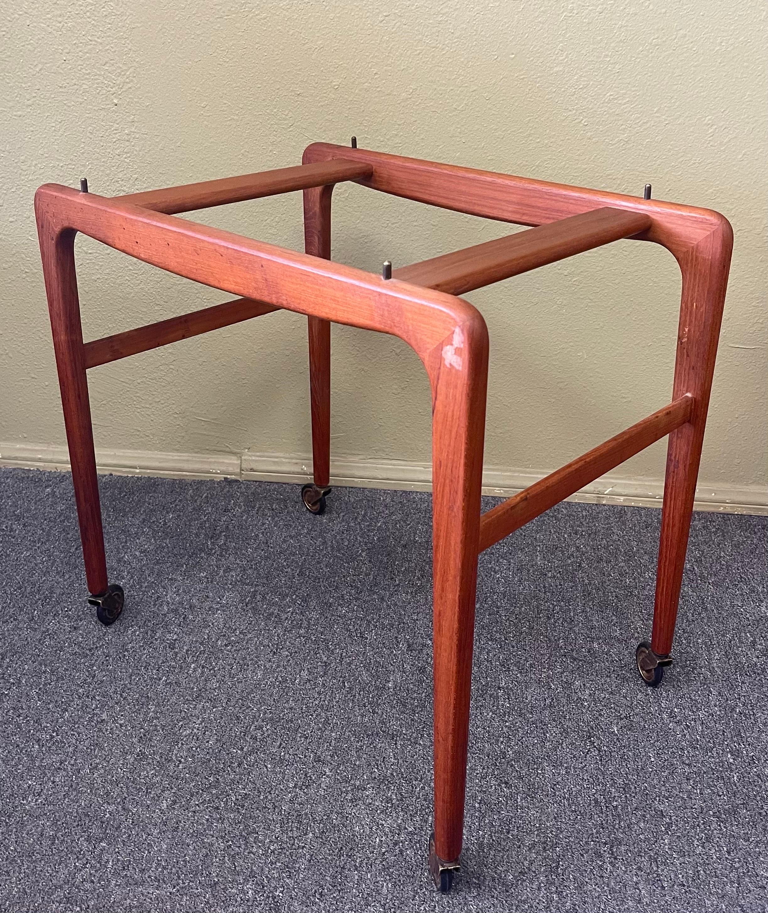 Danish Modern Teak Bar Cart with Removable Tray by Johannes Andersen / Silkeborg For Sale 7