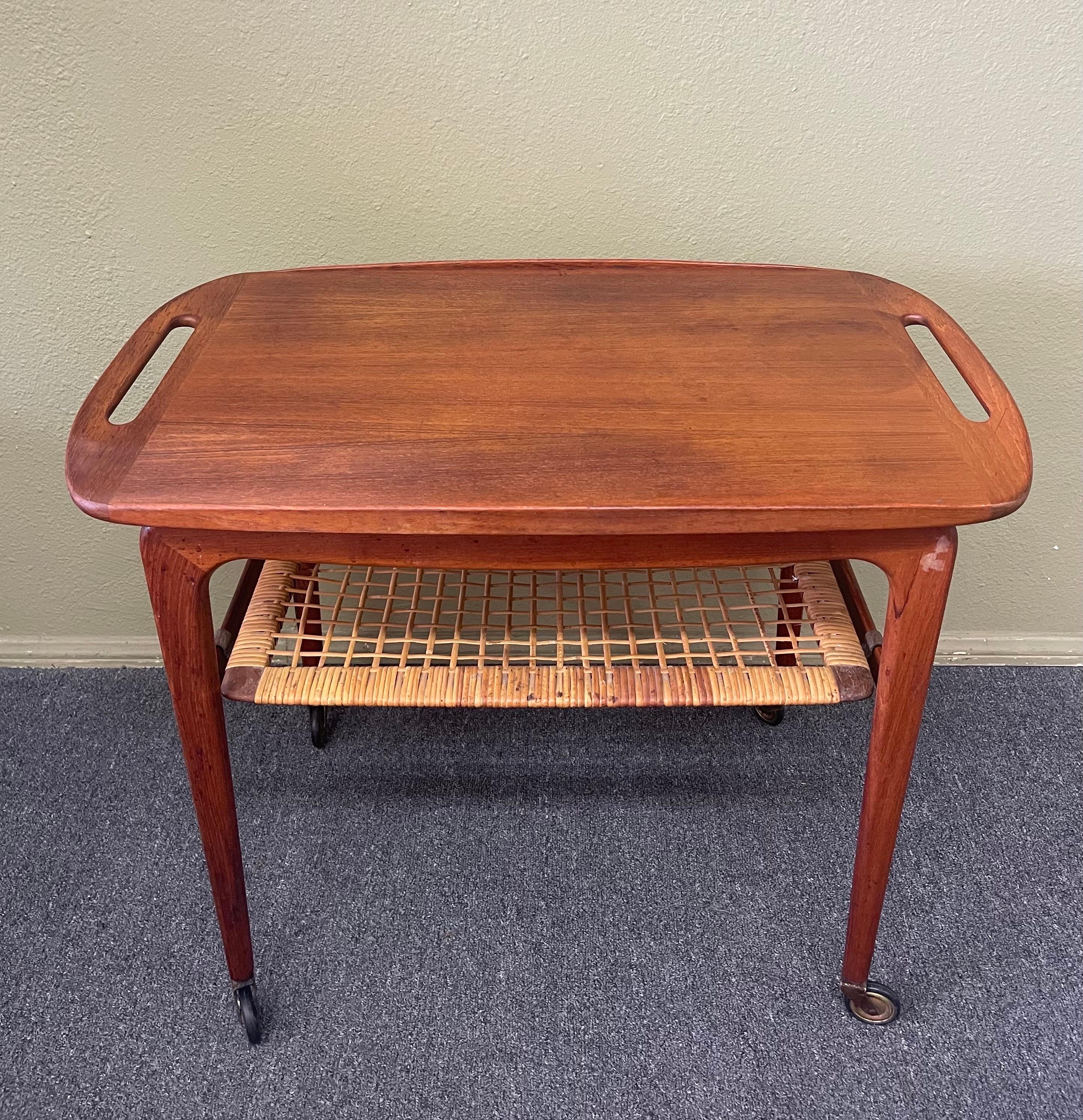 Mid-Century Modern Danish Modern Teak Bar Cart with Removable Tray by Johannes Andersen / Silkeborg For Sale