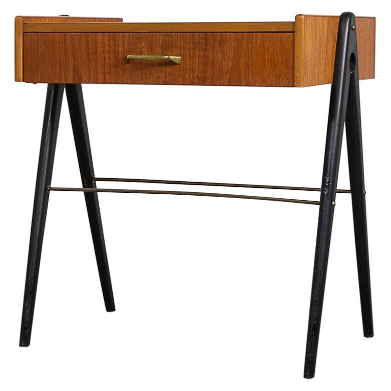 Comodino danese moderno in teak