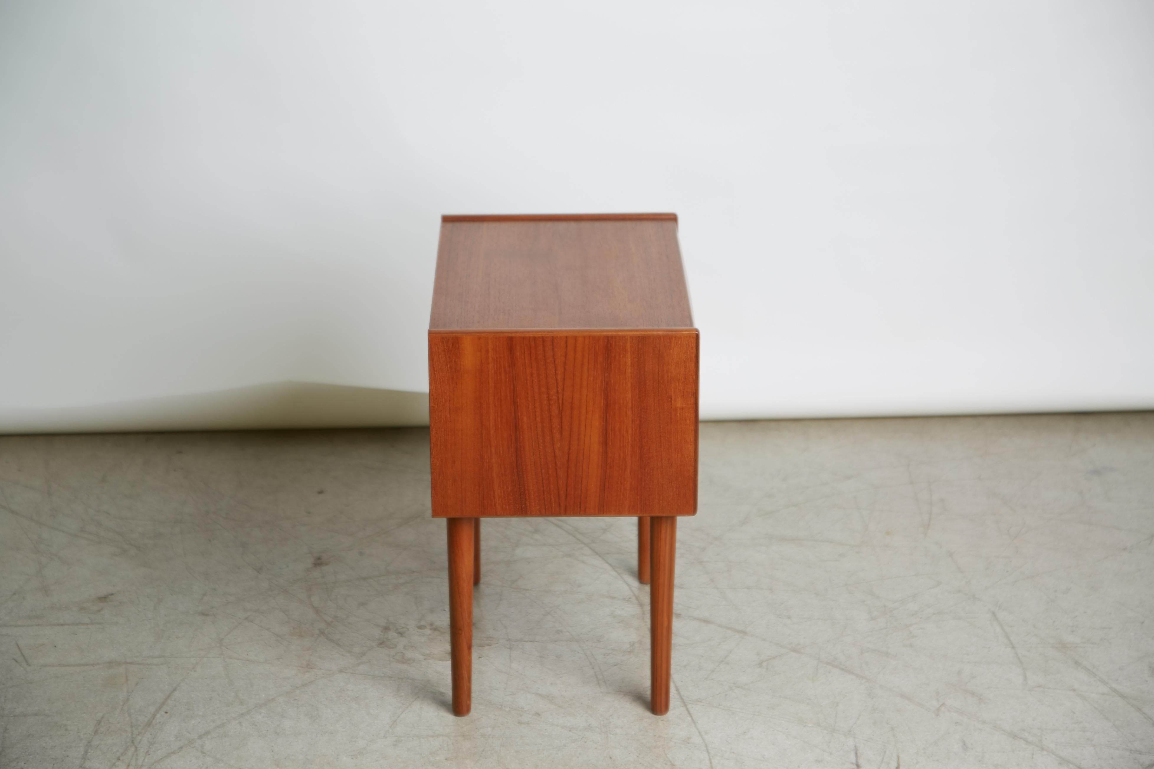 Danish Modern Teak Bedside Nightstand Table in the Style of Arne Vodder 4