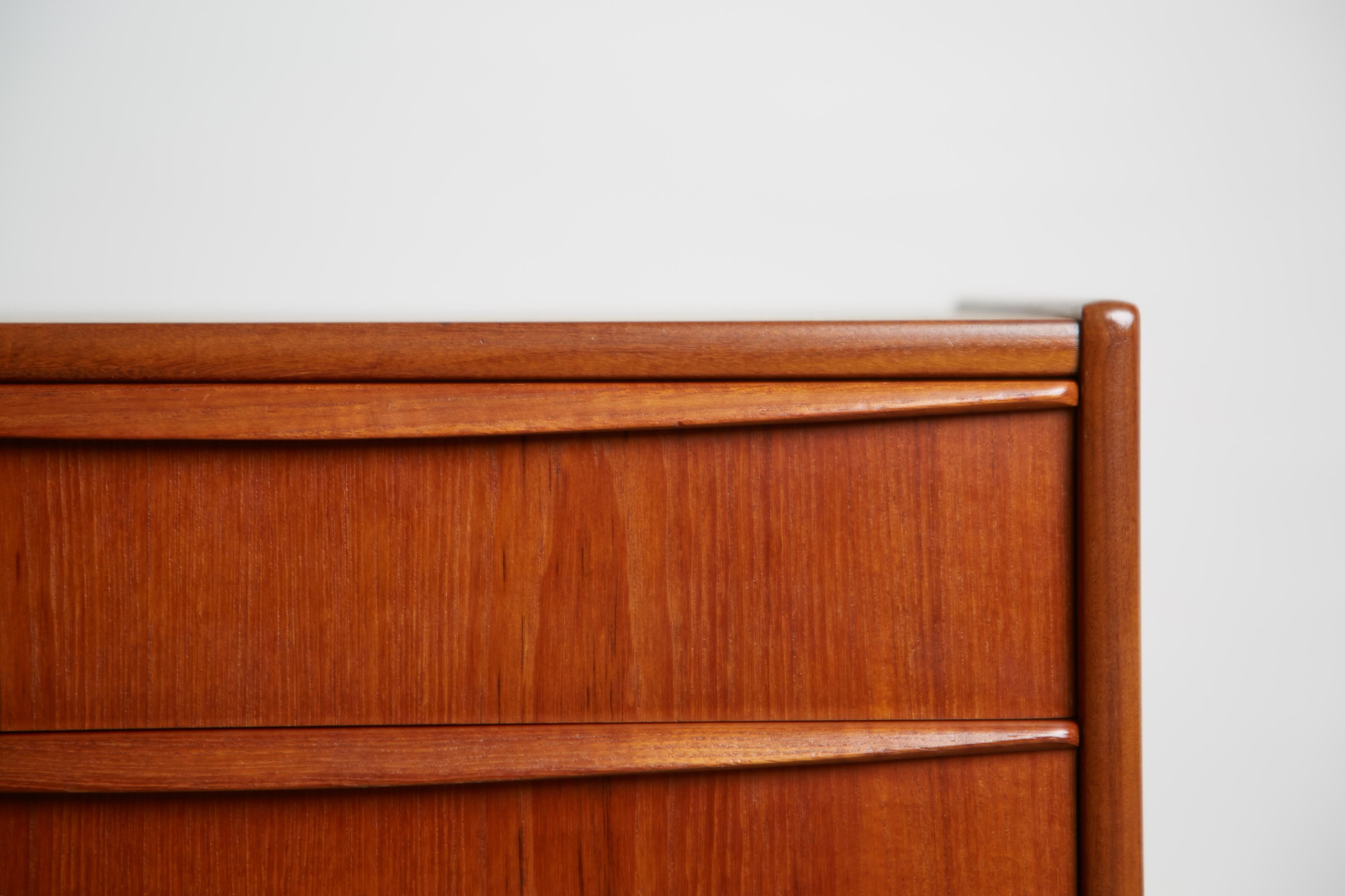 Danish Modern Teak Bedside Nightstand Table in the Style of Arne Vodder 10