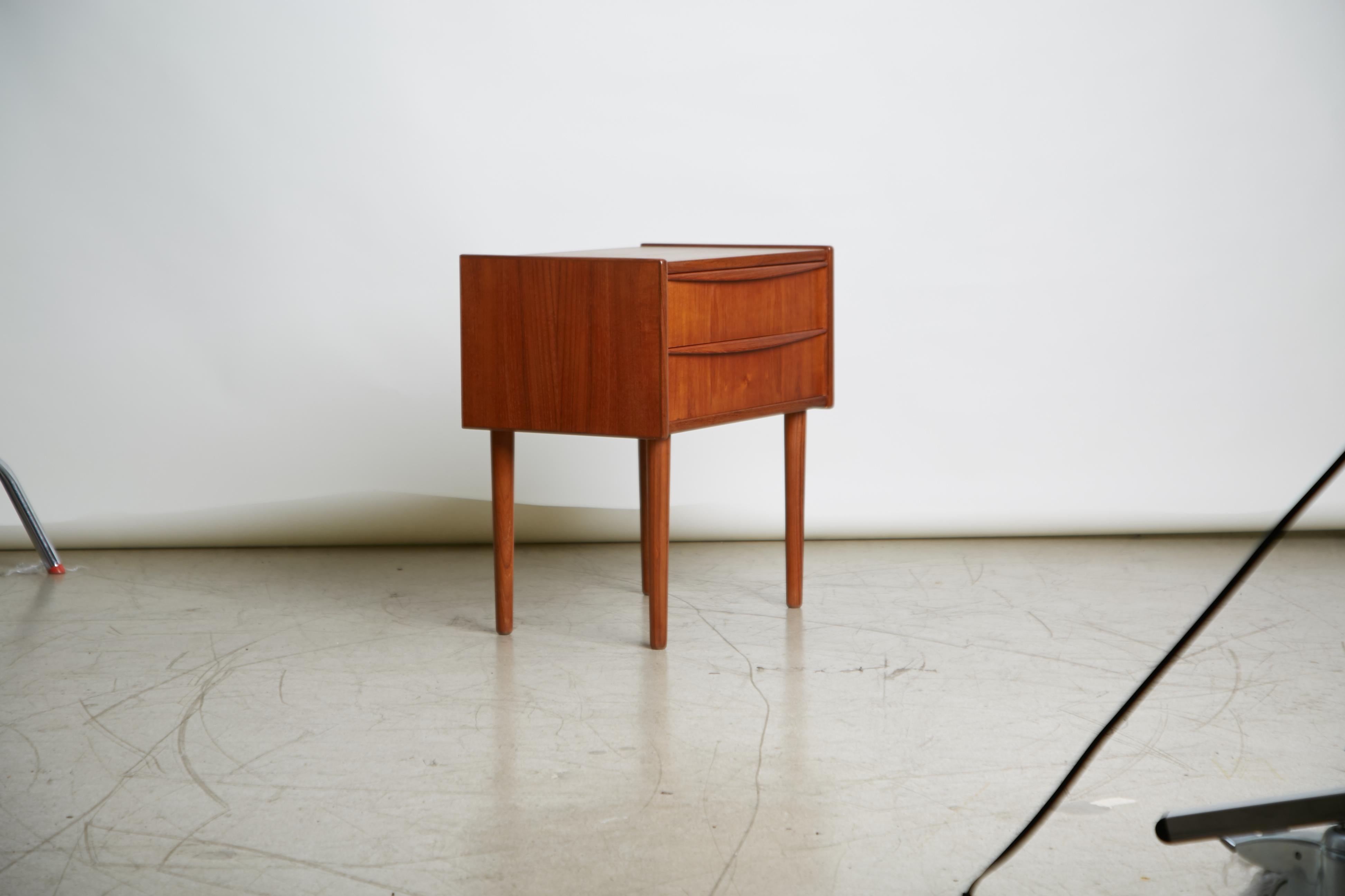 Mid-20th Century Danish Modern Teak Bedside Nightstand Table in the Style of Arne Vodder