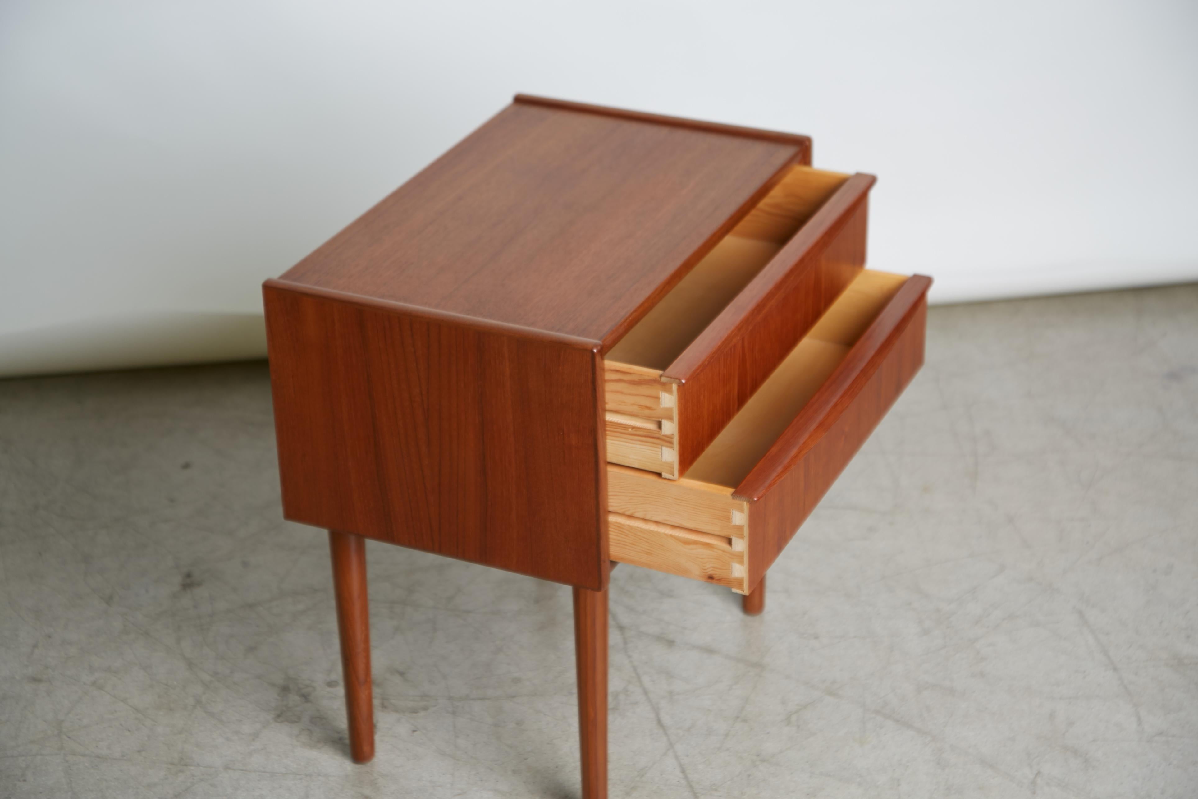 Danish Modern Teak Bedside Nightstand Table in the Style of Arne Vodder 2