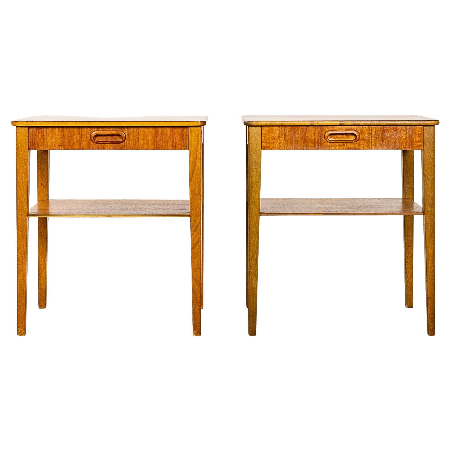 Dänisch Modern Teak & Buche Nachttisch Paar  im Angebot