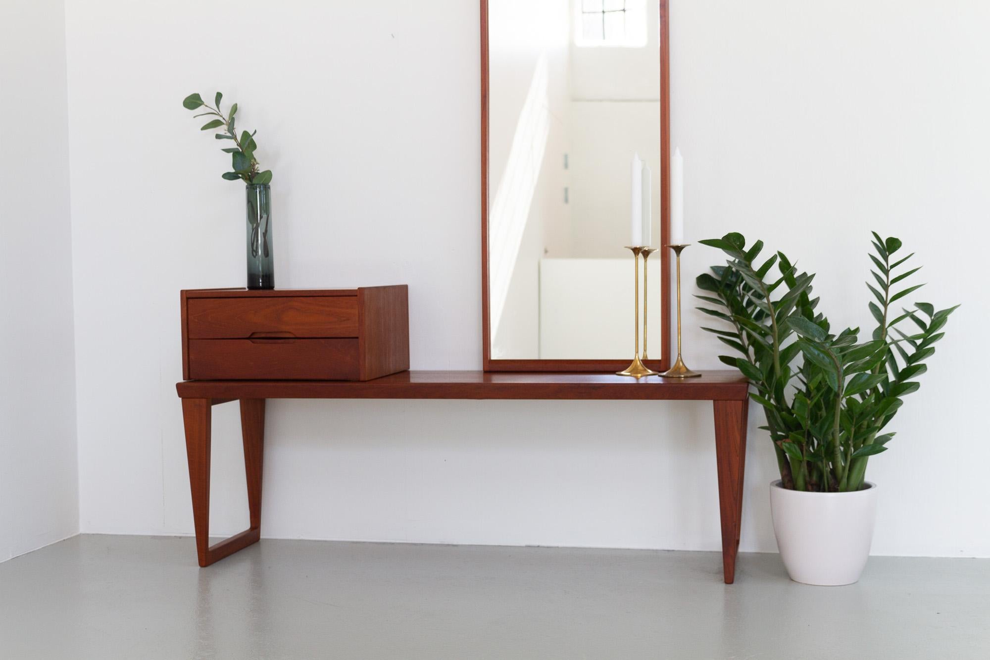Danish Modern Teak Bench, Mirror and Drawers by Kai Kristiansen 1960s For Sale 6