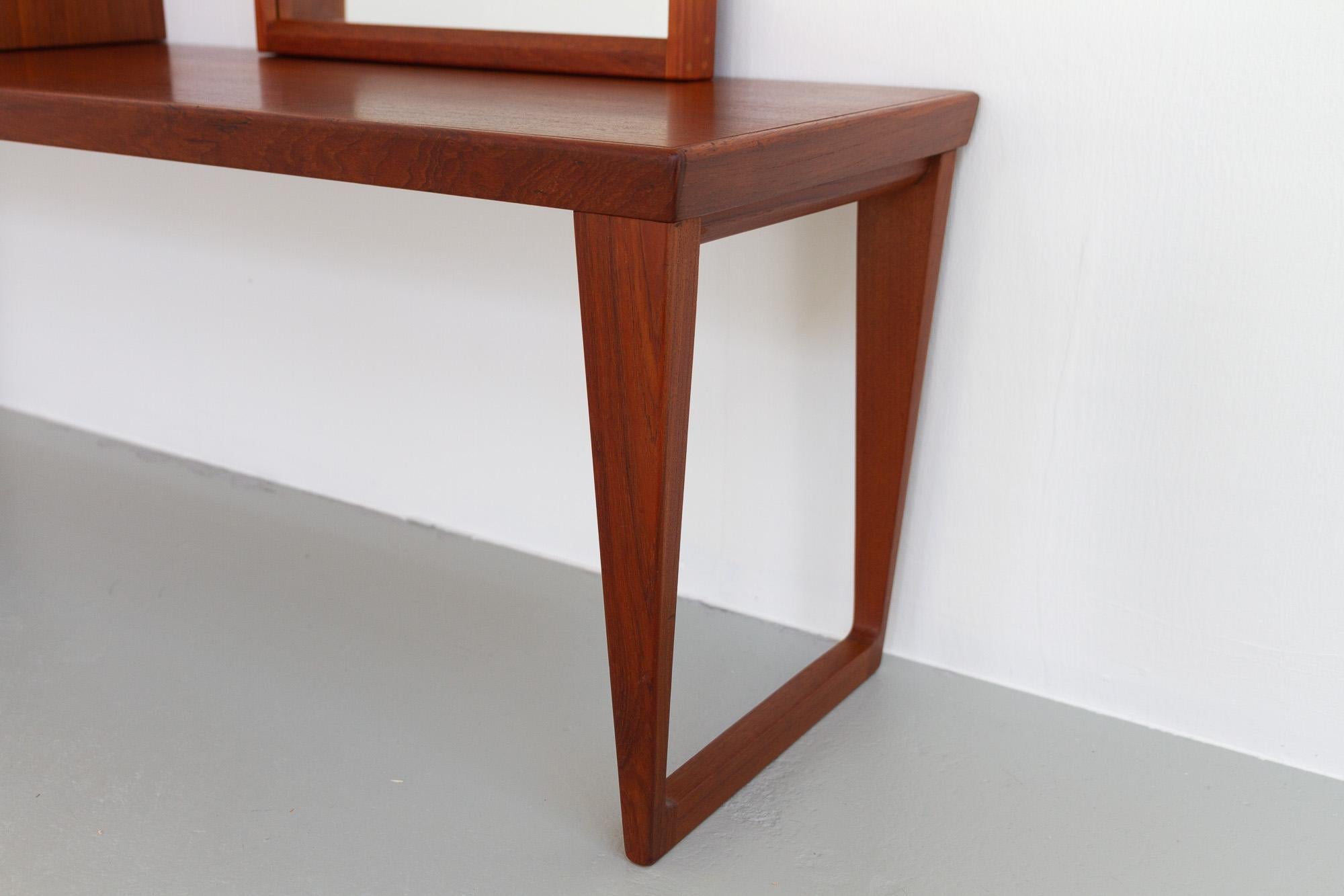 Mid-20th Century Danish Modern Teak Bench, Mirror and Drawers by Kai Kristiansen 1960s For Sale