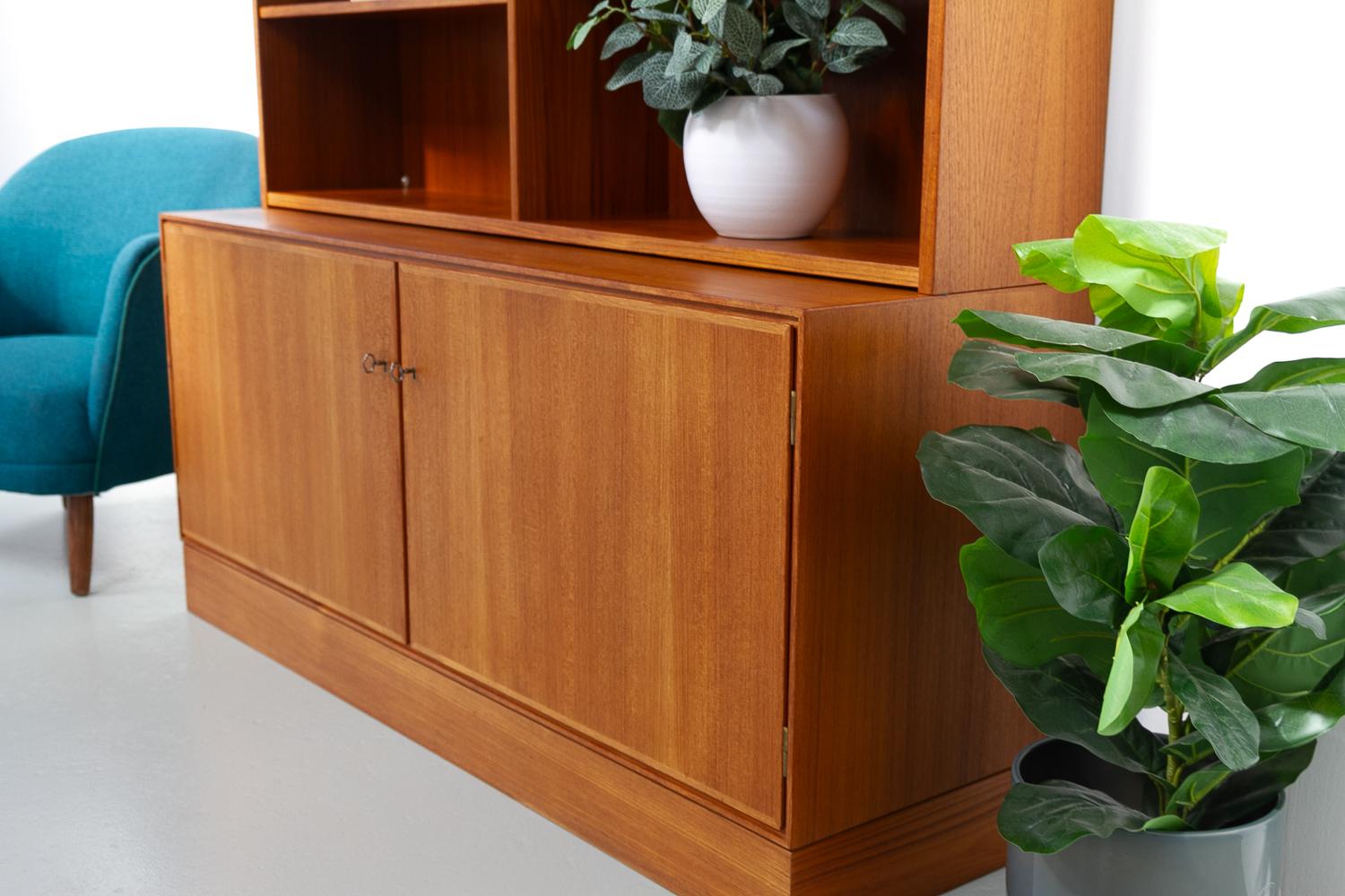 Danish Modern Teak Bookcase, 1960s. For Sale 8