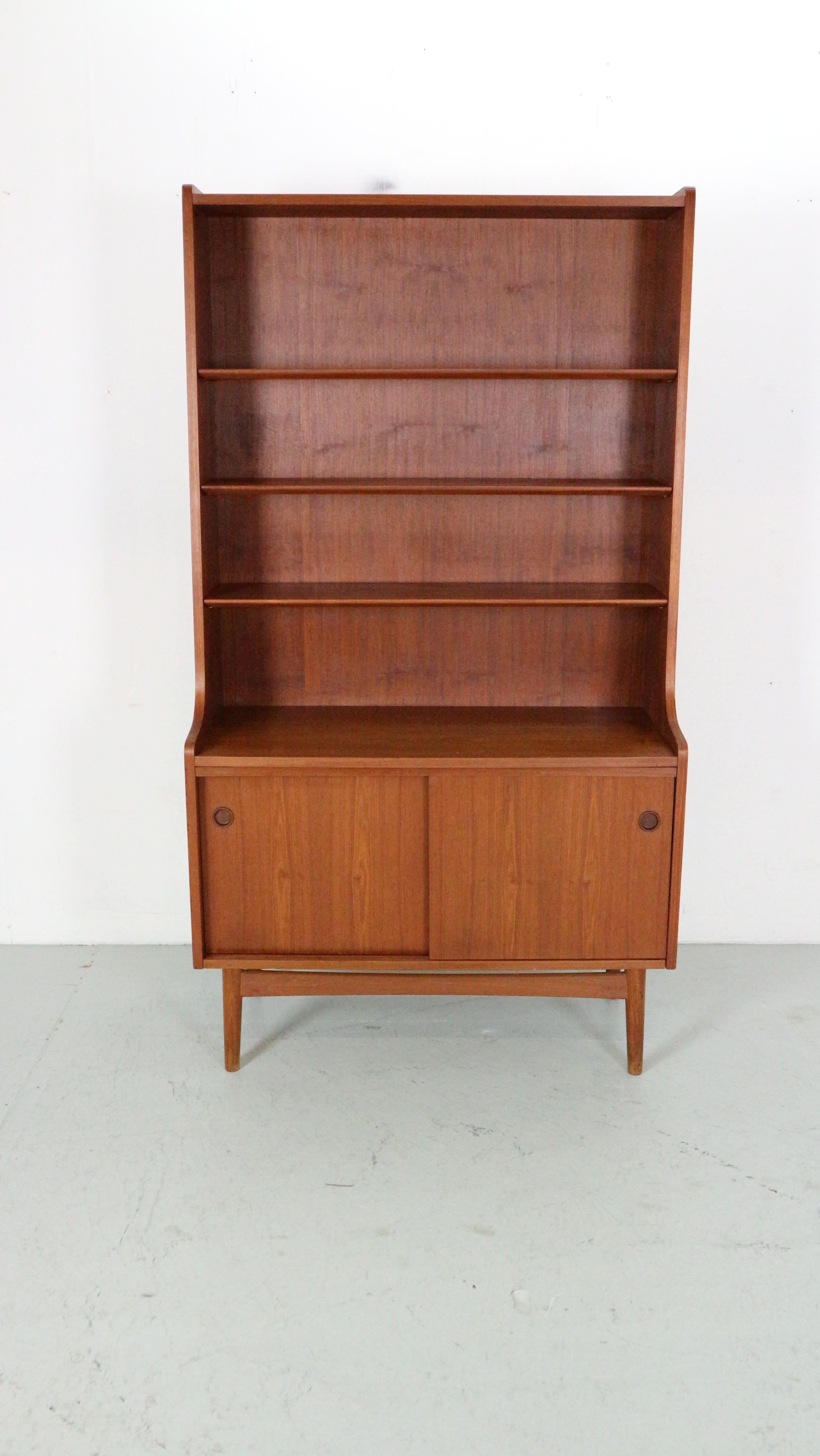 Mid-Century Modern Danish Modern Teak Bookcase by Johannes Sorth for Bornholm Møbelfabrik, 1960s For Sale