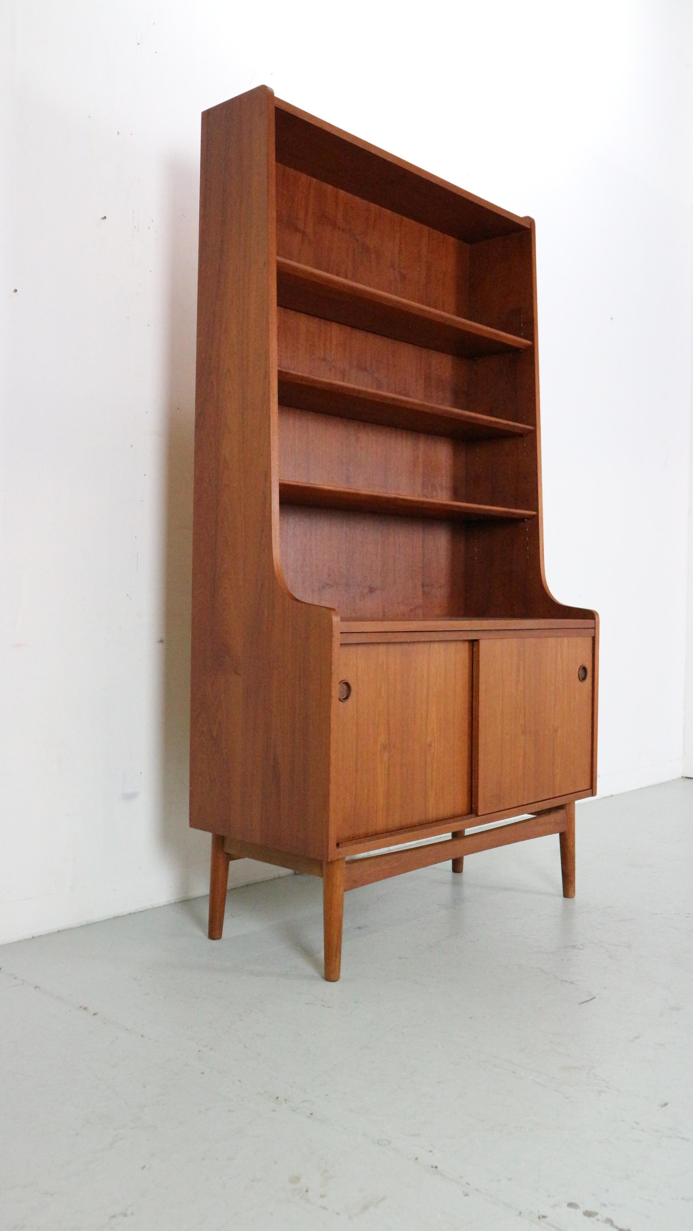 Danish Modern Teak Bookcase by Johannes Sorth for Bornholm Møbelfabrik, 1960s For Sale 1