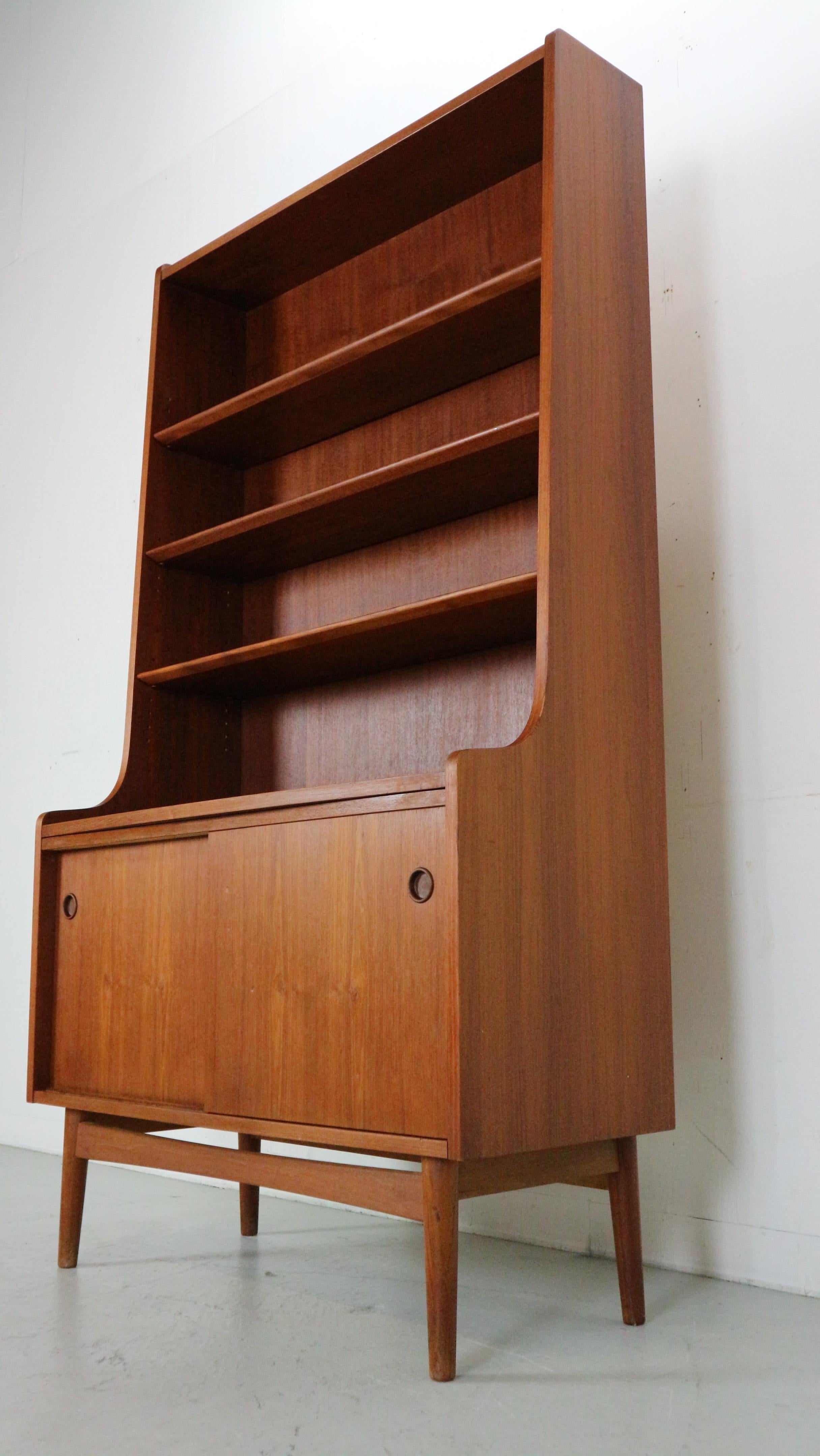 Danish Modern Teak Bookcase by Johannes Sorth for Bornholm Møbelfabrik, 1960s For Sale 4