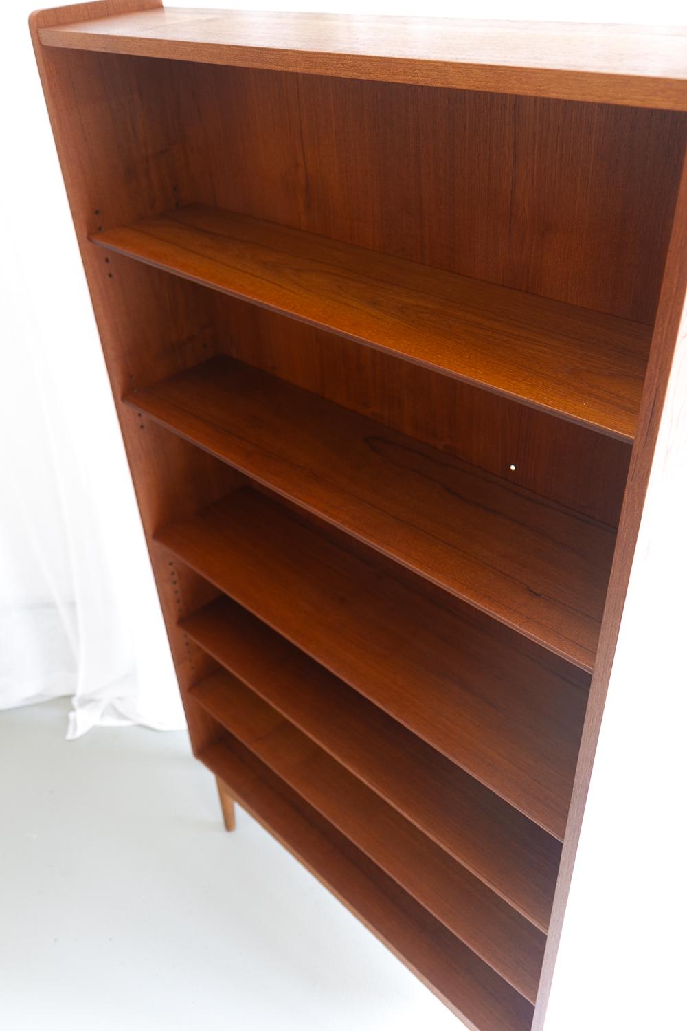 Danish Modern Teak Bookcase by Johannes Sorth for Nexø, 1960s. 6