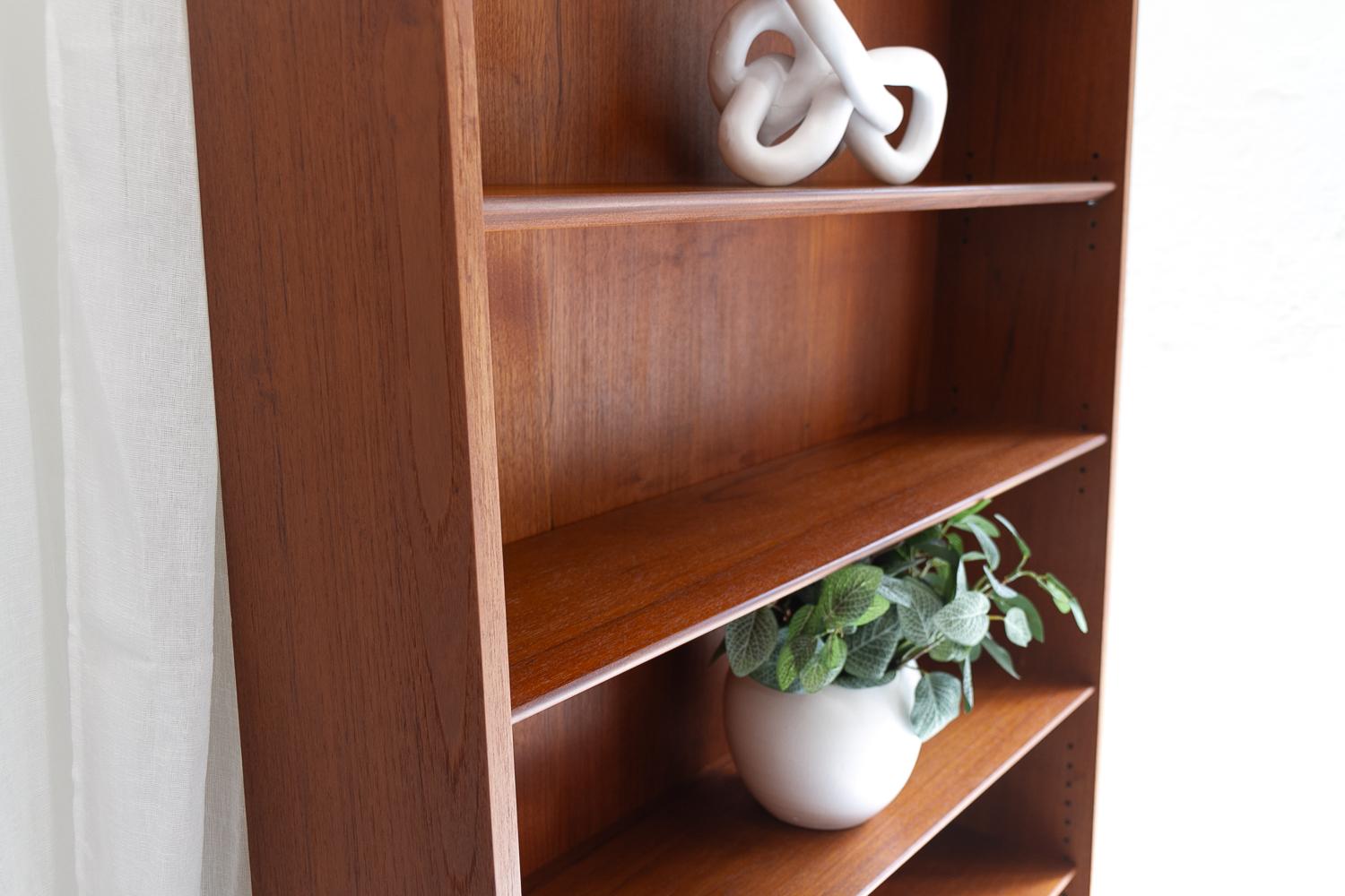Danish Modern Teak Bookcase by Johannes Sorth for Nexø, 1960s. 11