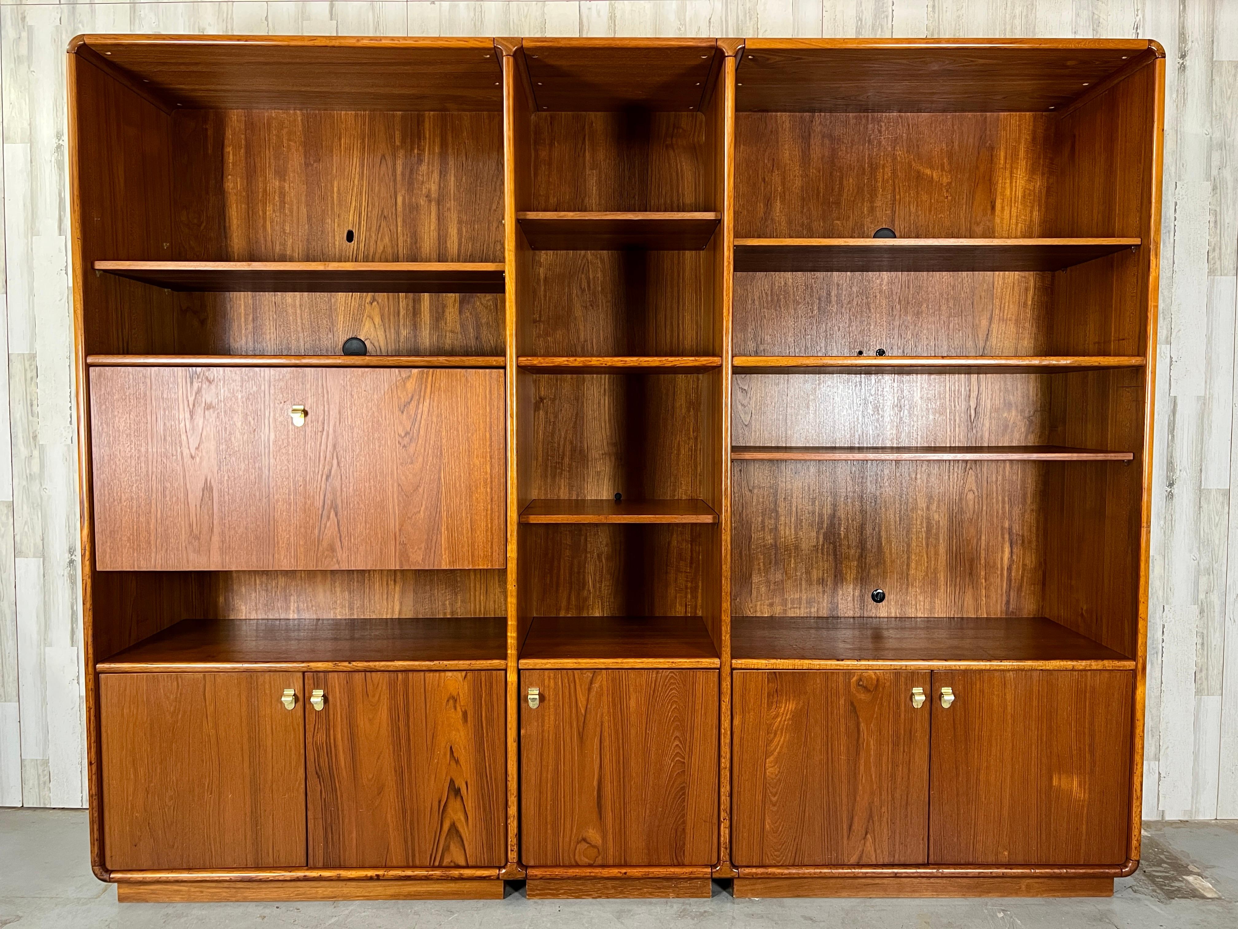 Danish Modern Teak Bookcase In Good Condition In Denton, TX