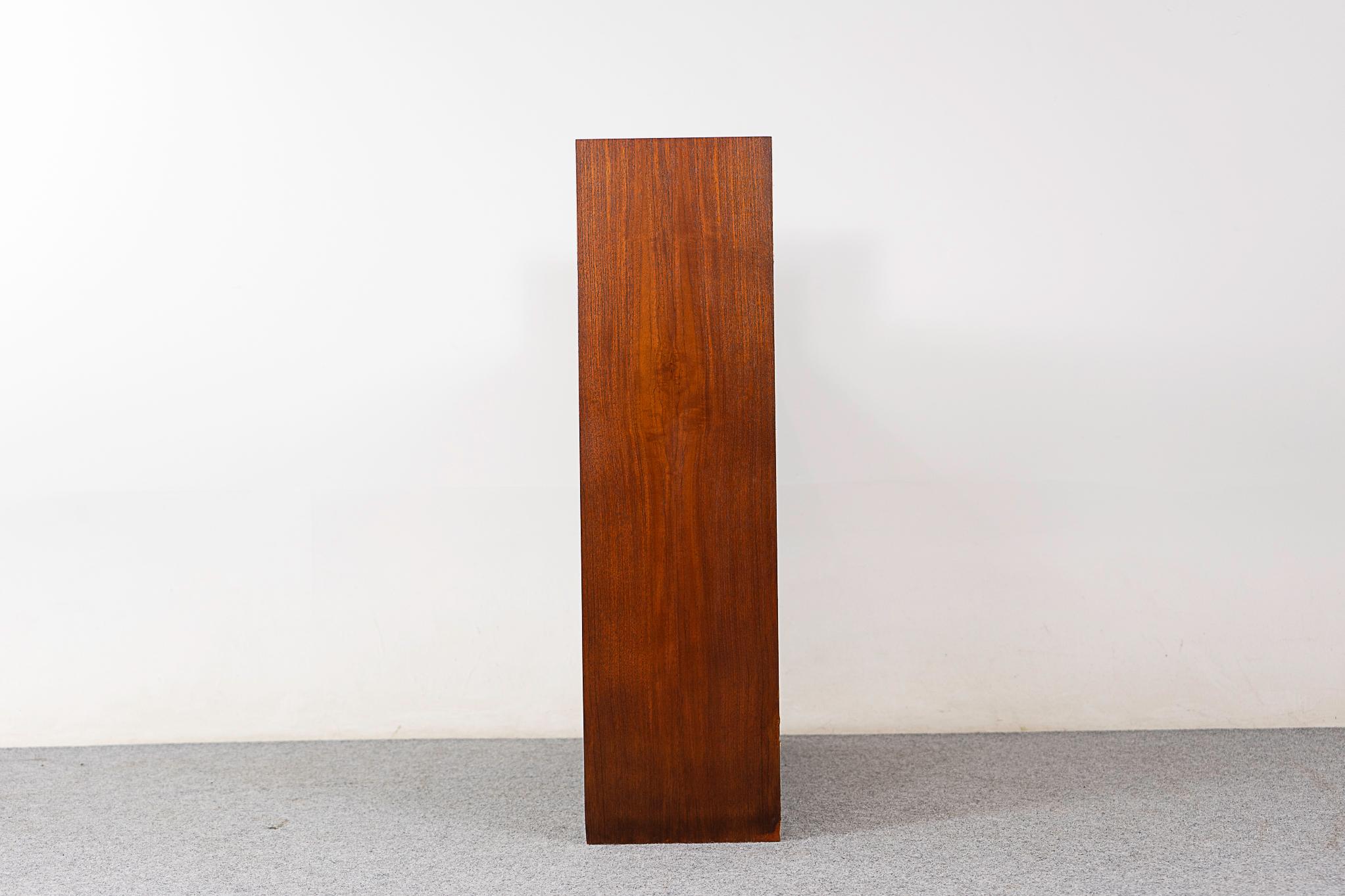 Danish Modern Teak Bookcase In Good Condition For Sale In VANCOUVER, CA