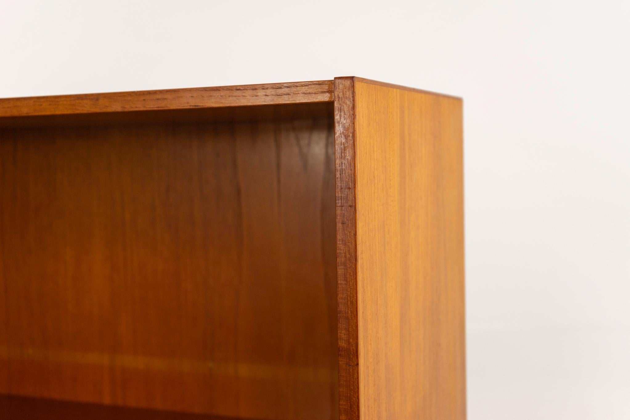 Libreria moderna danese in teak in vendita 1