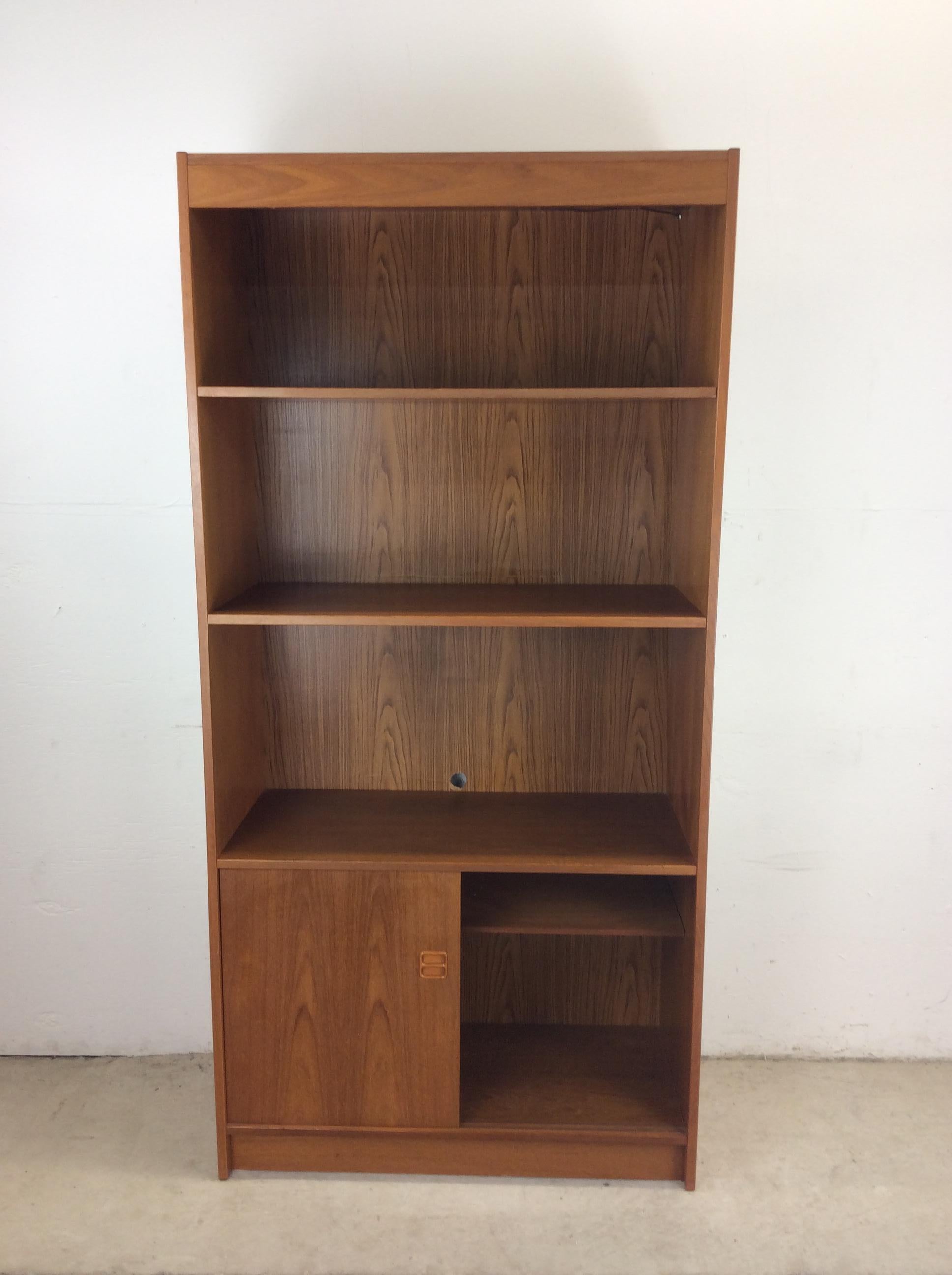 Dänisches Modernes Teakholz-Bücherregal mit Aufbewahrungsschrank im Angebot 8