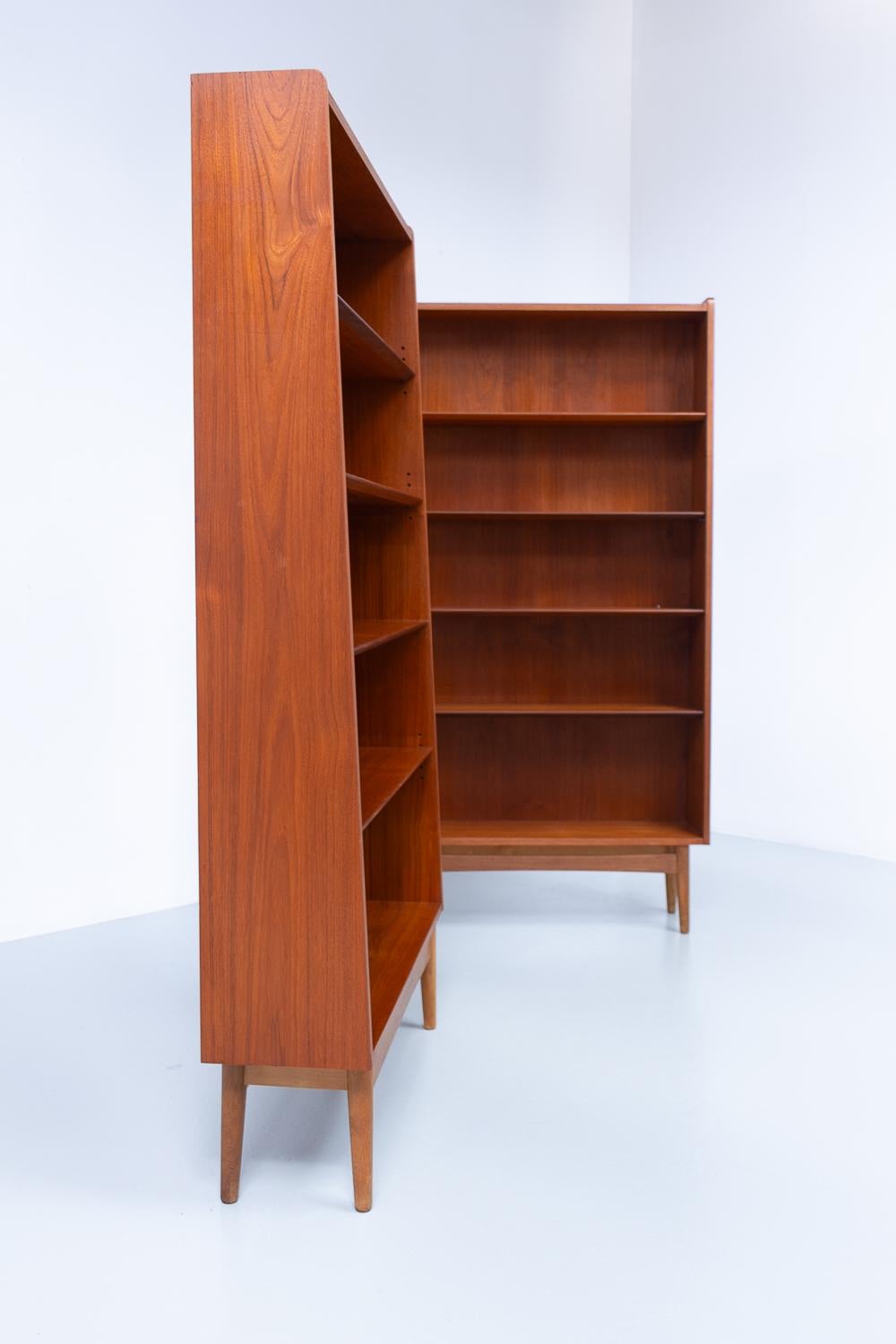johannes sorth bookcase