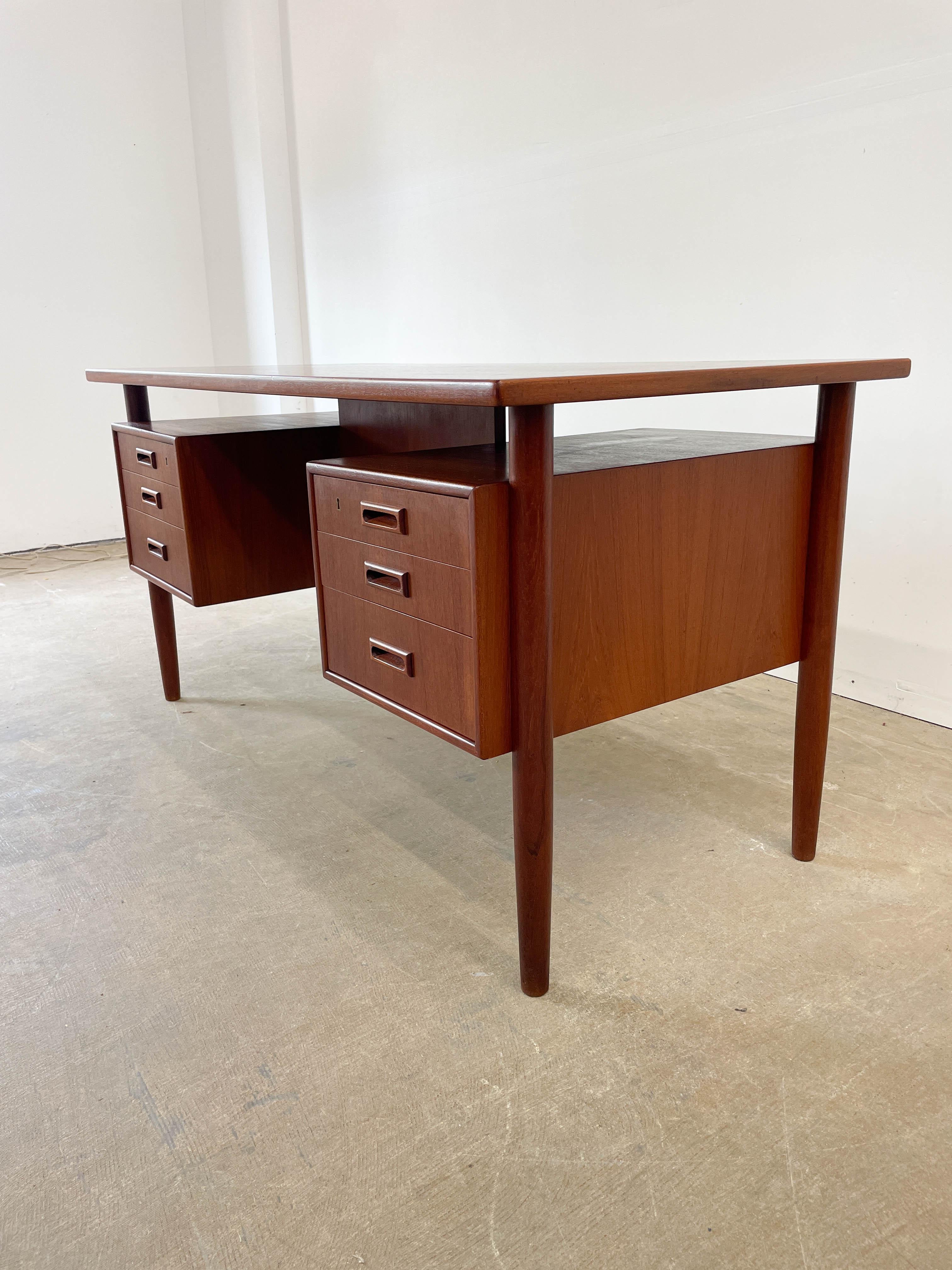 Danish Modern Teak Bookshelf Desk For Sale 1