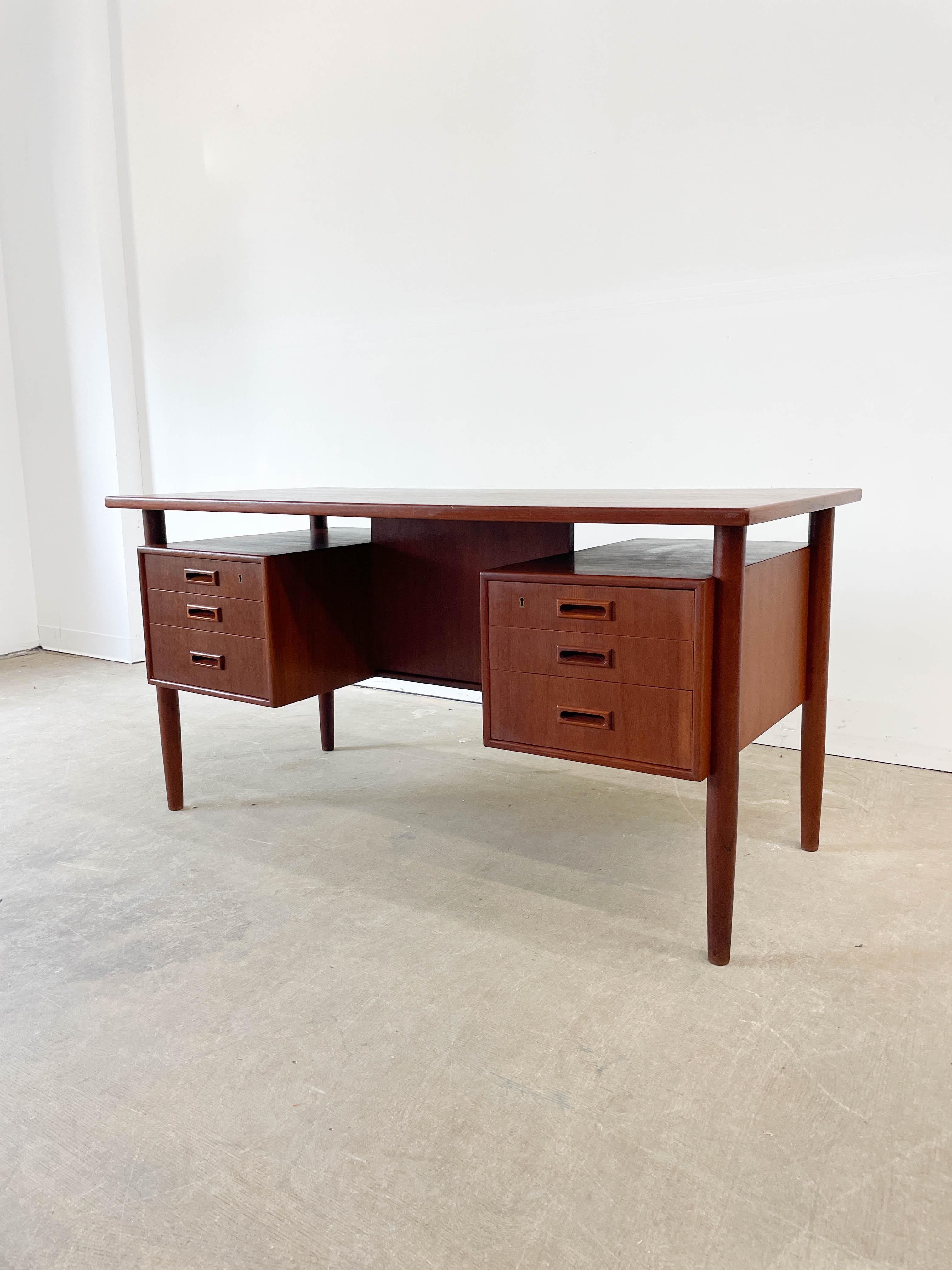 Danish Modern Teak Bookshelf Desk For Sale 3