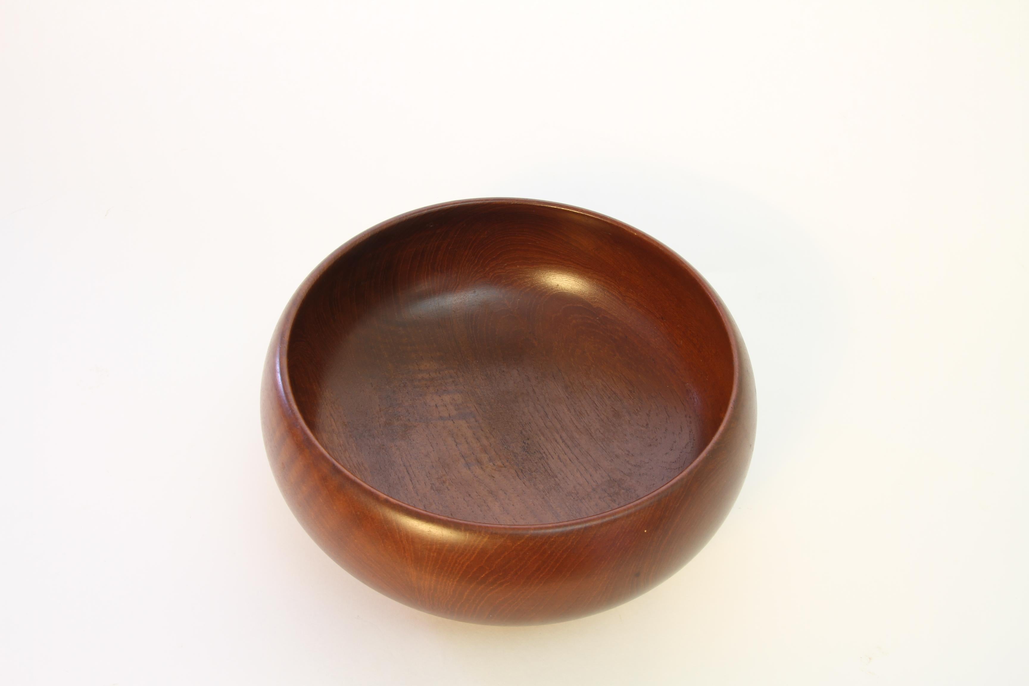 Danish Mid-Century Modern Teak Bowl, 1950s In Good Condition For Sale In Asaa, DK