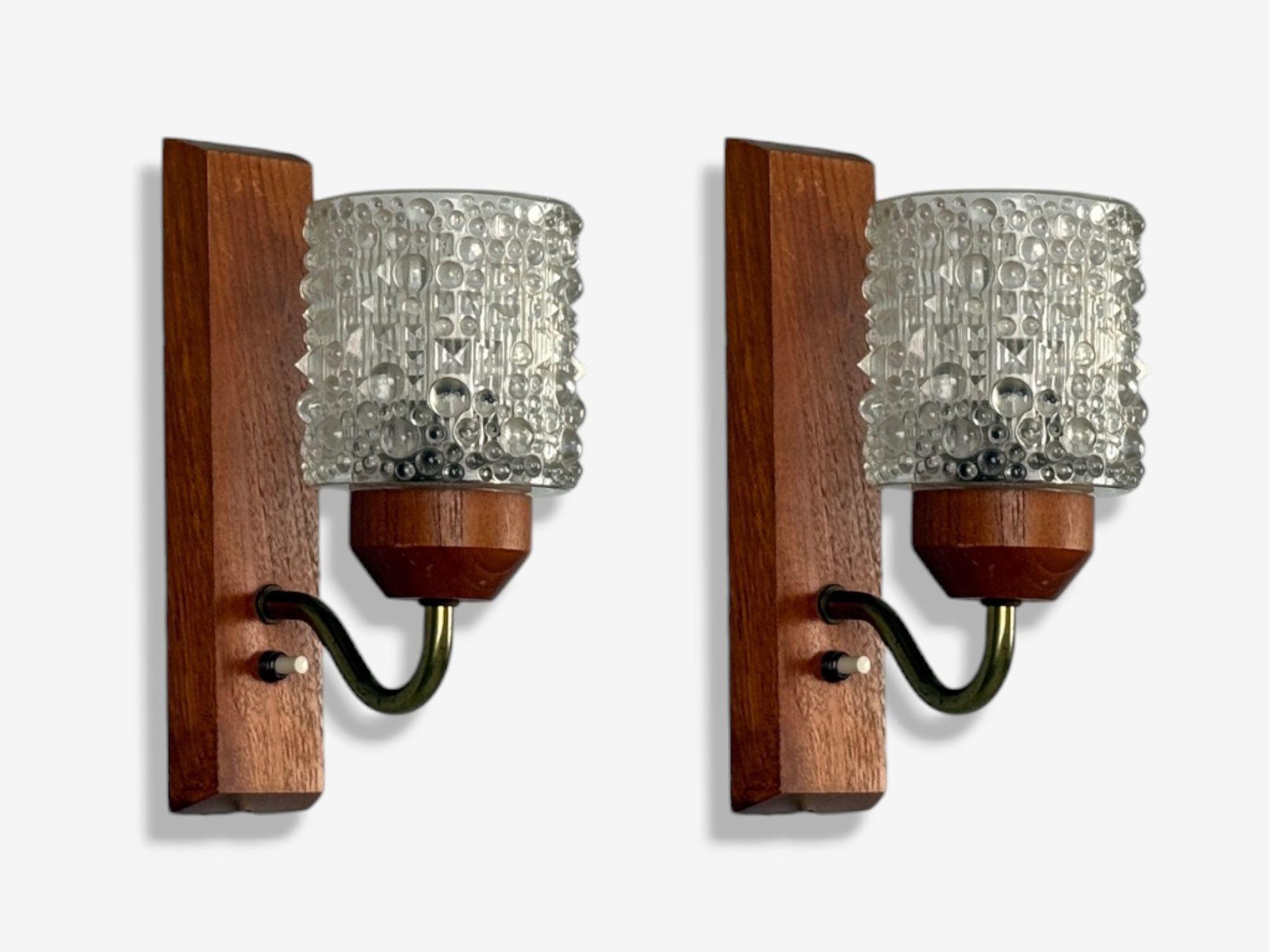 Danese Lampada da parete moderna danese, teak, ottone, vetro, Danimarca, anni '60 in vendita