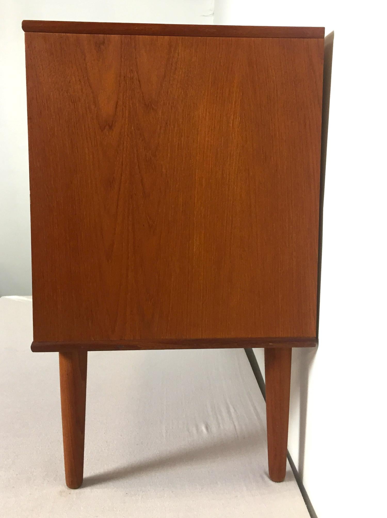 Danish Modern Teak Cabinet, 1960s (Teakholz)