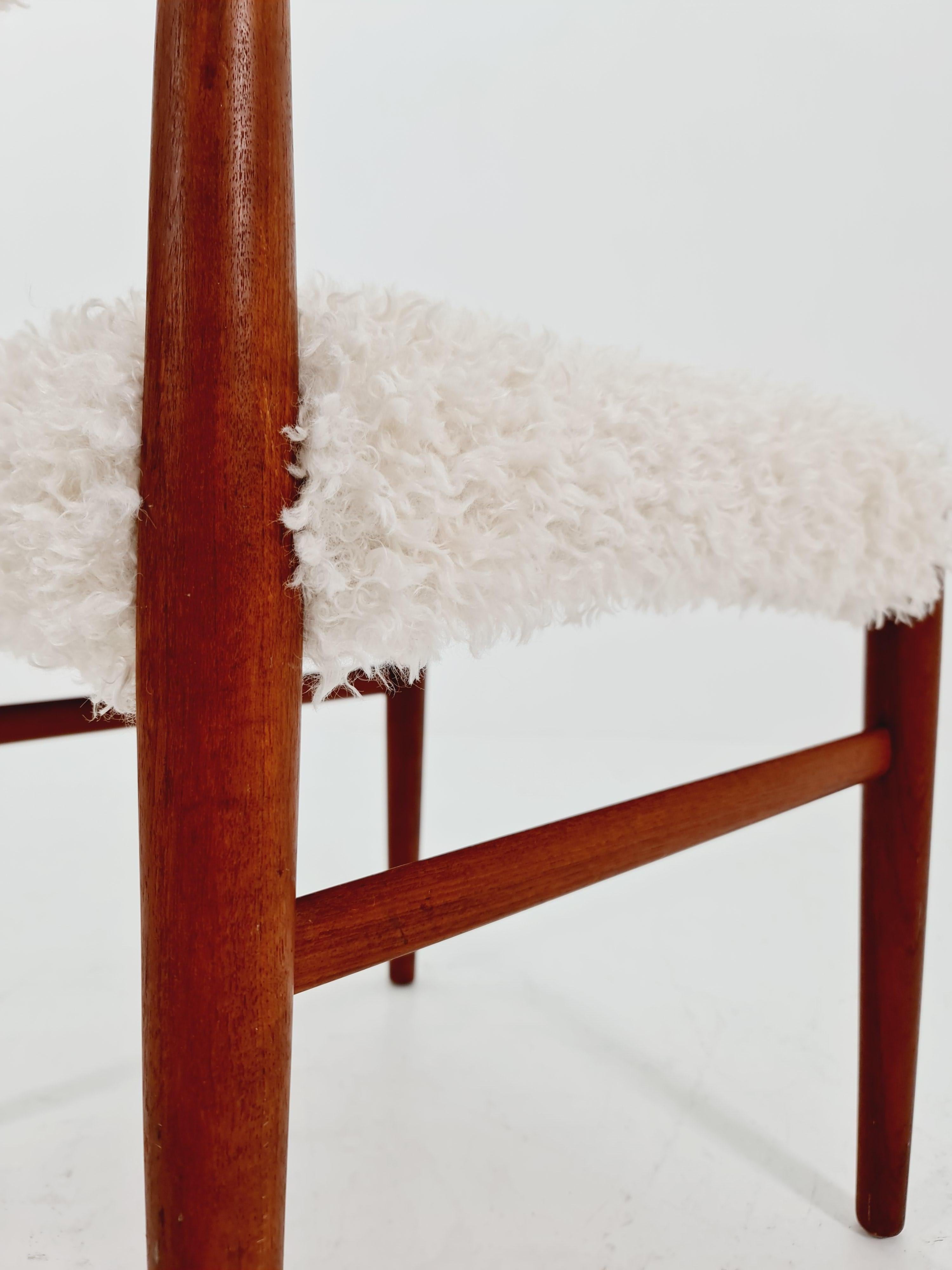 Tessuto Sedia danese moderna in teak By Design/One  clostrup  , 1960s in vendita