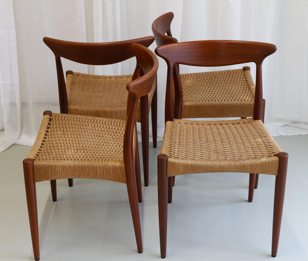 Danish Modern Teak Chairs by Arne Hovmand-Olsen for Mogens Kold, 1950s. Set of 4 For Sale 13