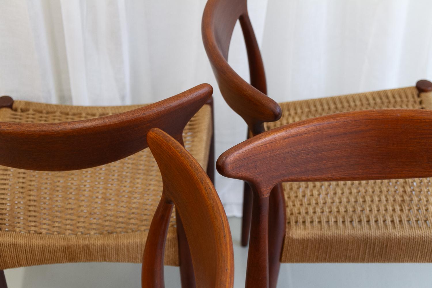 Danish Modern Teak Chairs by Arne Hovmand-Olsen for Mogens Kold, 1950s. Set of 4 For Sale 14